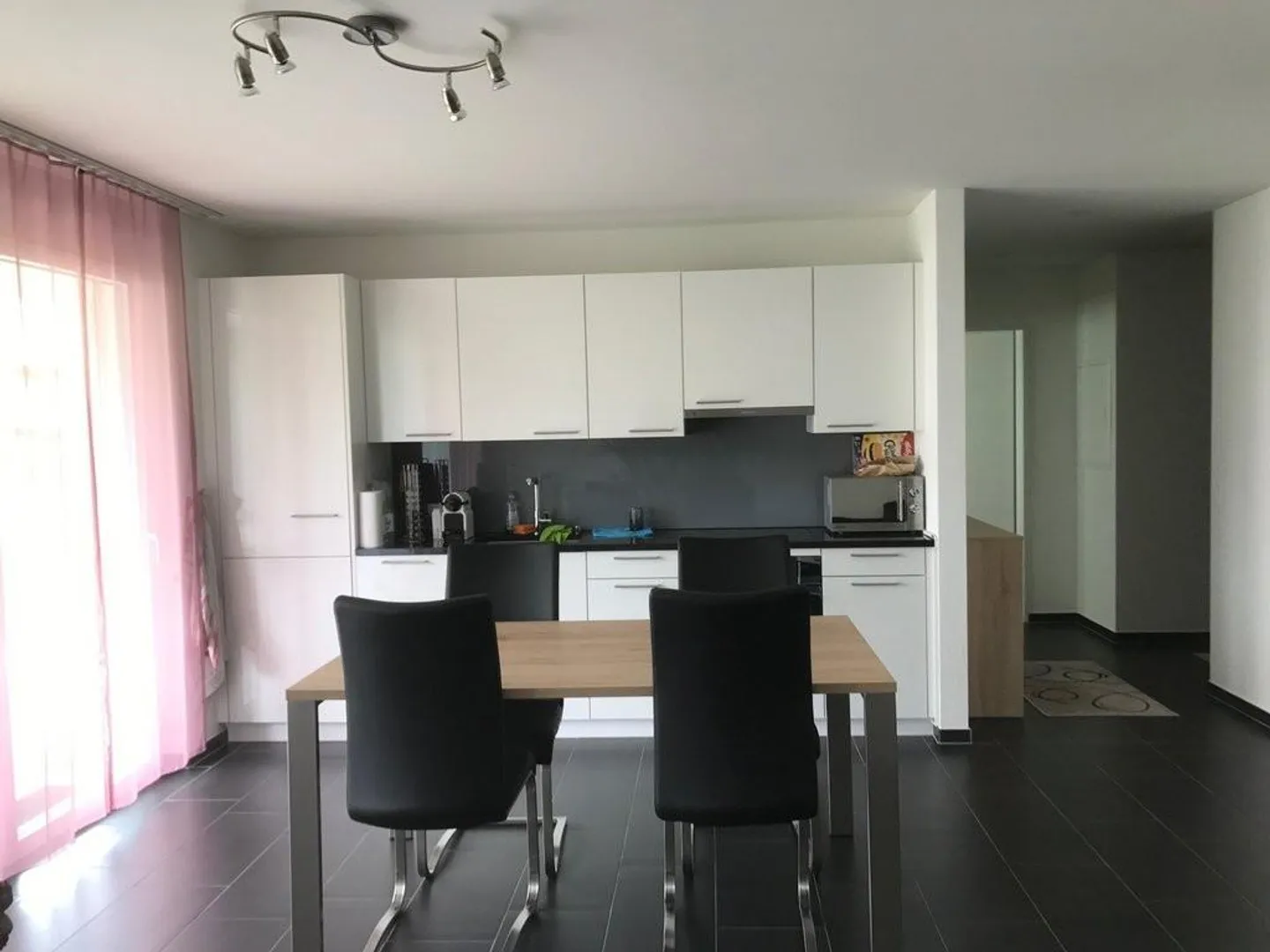 2.5 Room Apartment in Gränichen - Photo 3 of 4