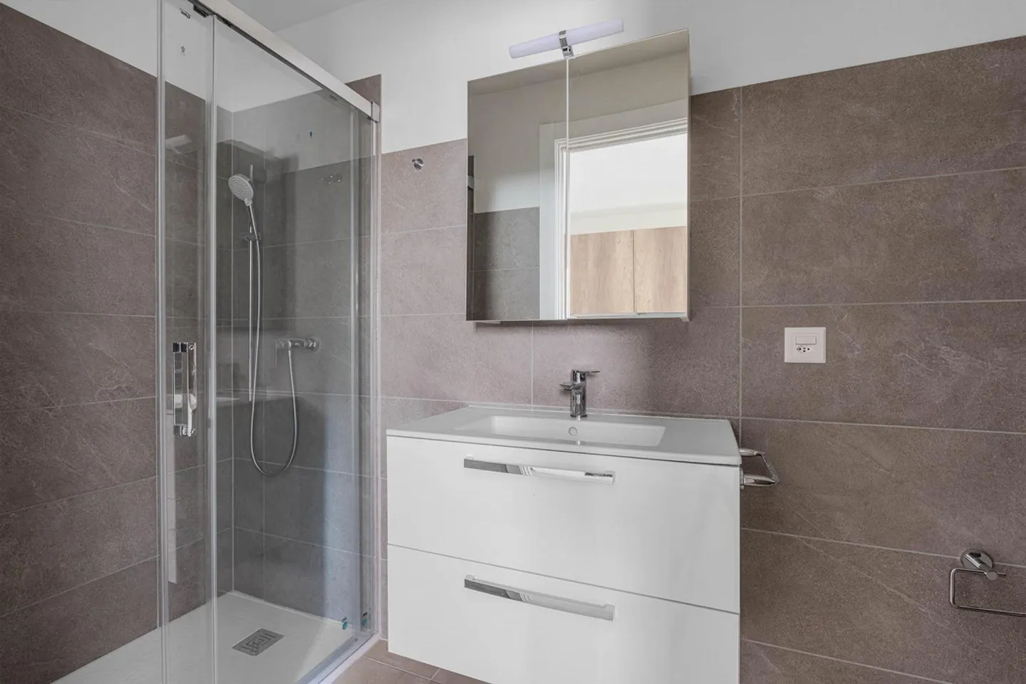 NEUES ZWEIFAMILIENHAUS IN LOPAGNO IN CAPRIASCA - Foto 8 von 9