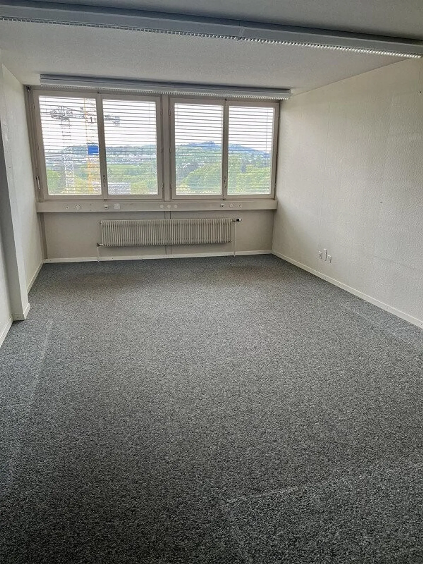 Appartement urbain ensoleillé de 6 pièces avec vue sur les Alpes (terme limité) - Photo 7 sur 7