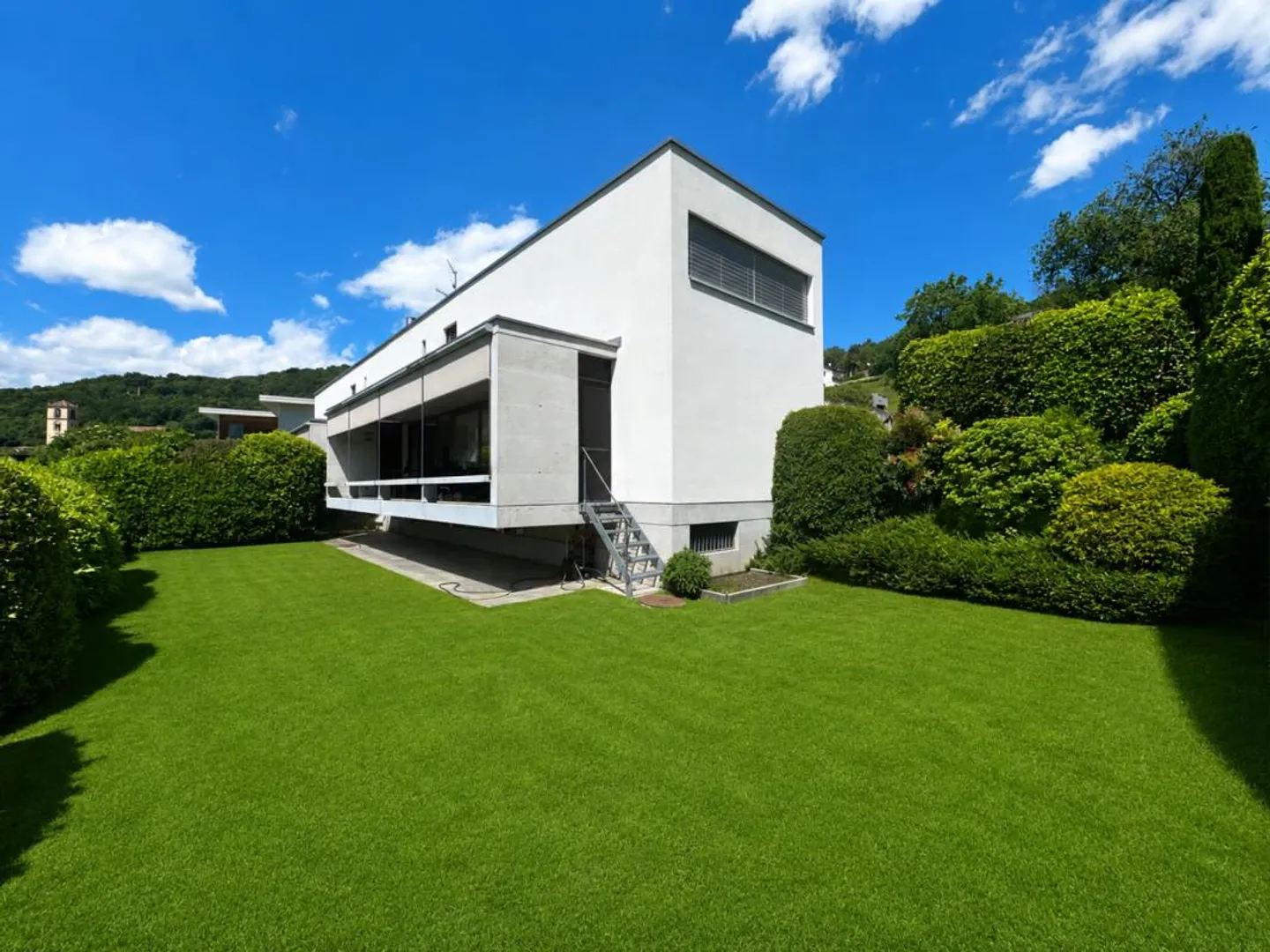 Beautiful Modern Villa in the Green - Photo 1 of 11