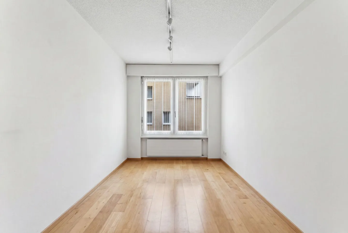 Appartement 3.5 pièces fraîchement rénové avec belle terrasse et vue imprenable à Kriens - Photo 4 sur 12
