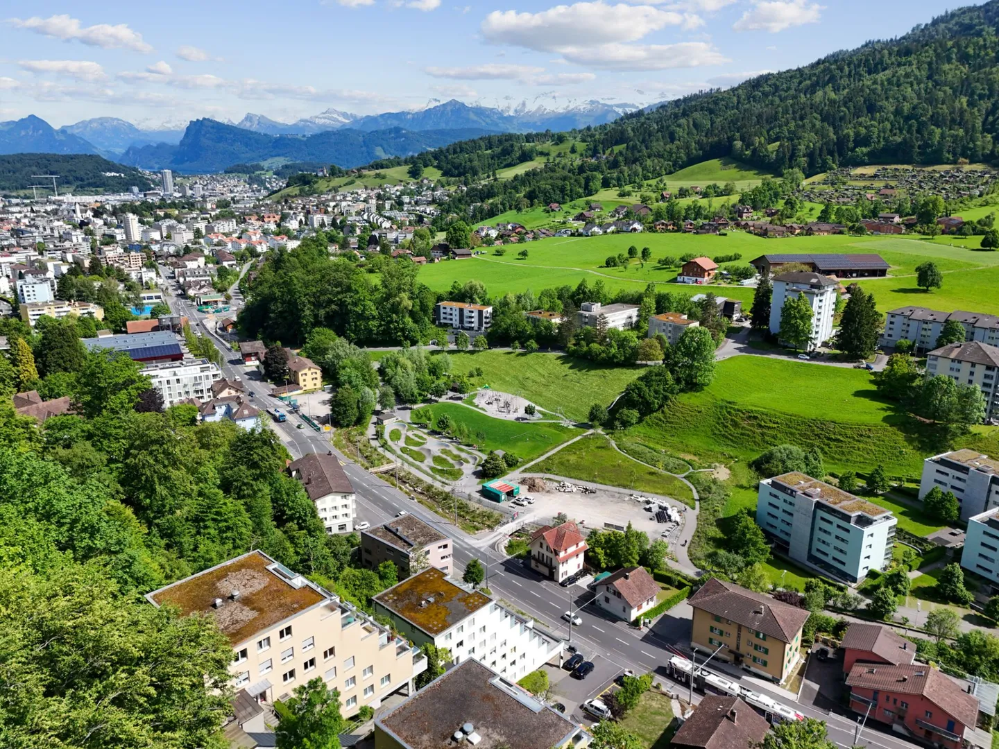 Appartement 3.5 pièces fraîchement rénové avec belle terrasse et vue imprenable à Kriens - Photo 9 sur 12