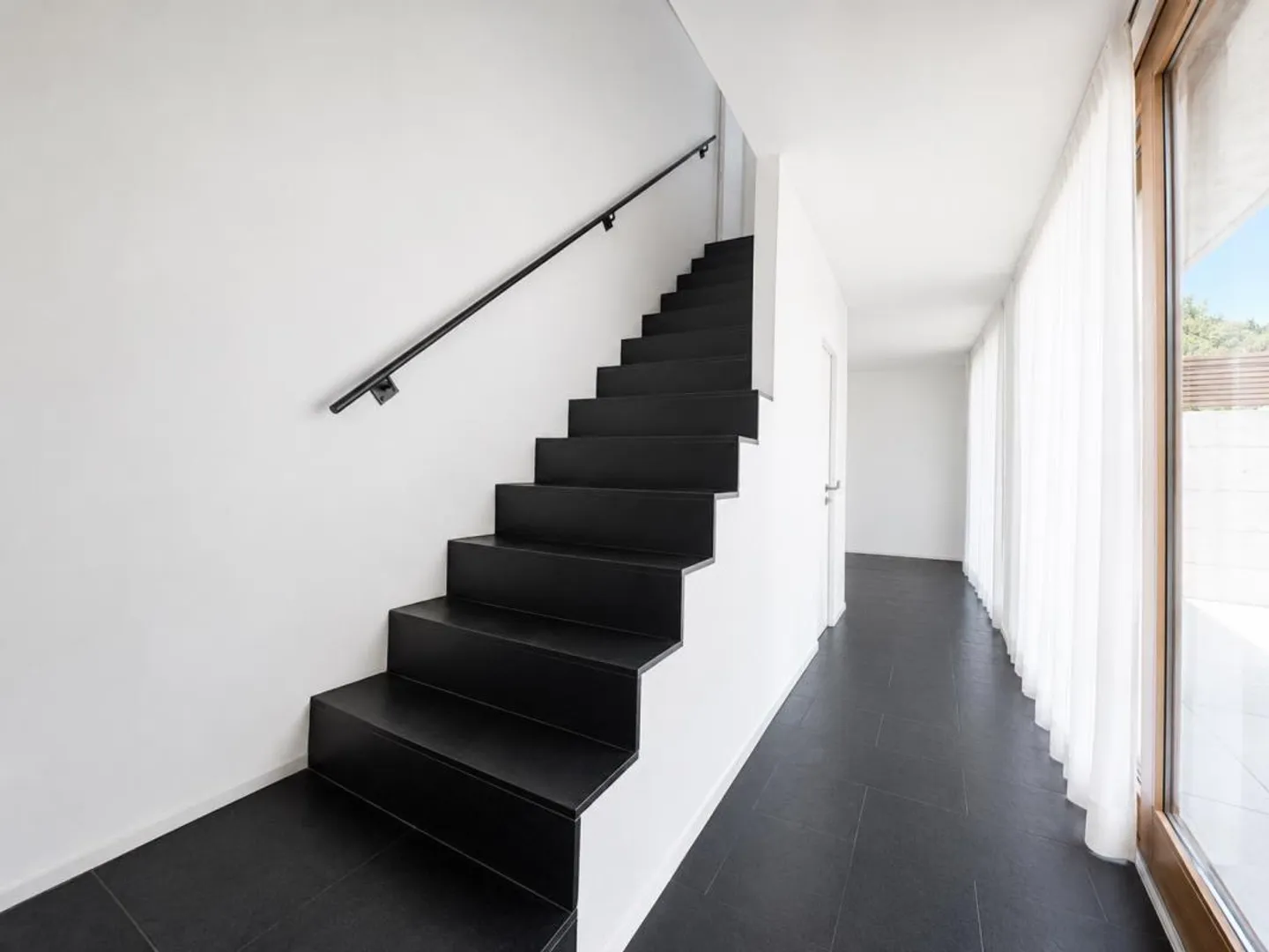 Beautiful Modern Villa in the Green - Photo 10 of 11