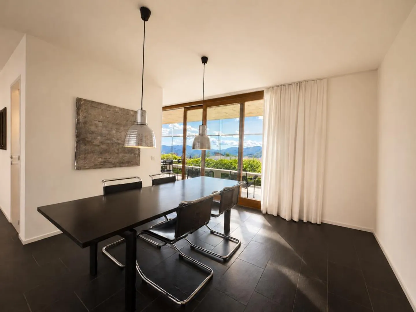 Beautiful Modern Villa in the Green - Photo 4 of 11