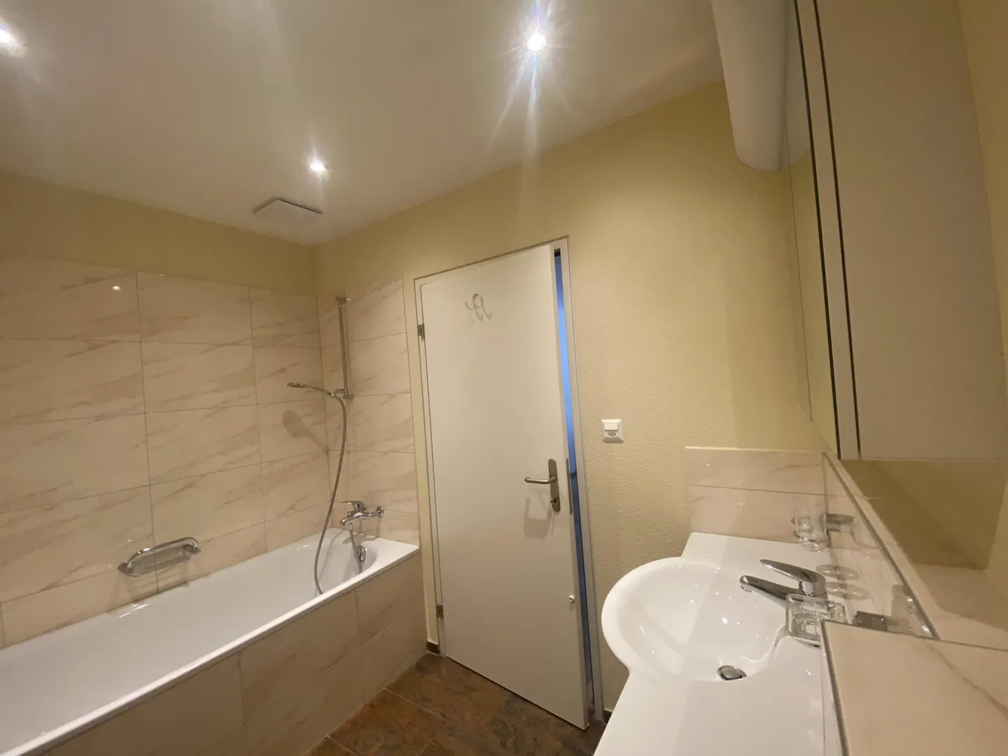 Appartement spacieux à Neuchâtel - Photo 6 sur 7