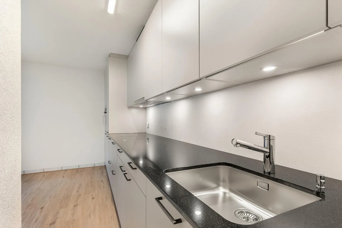 Gepflegte und helle frisch sanierte 3.5-Zimmer-Wohnung - Foto 3 von 8