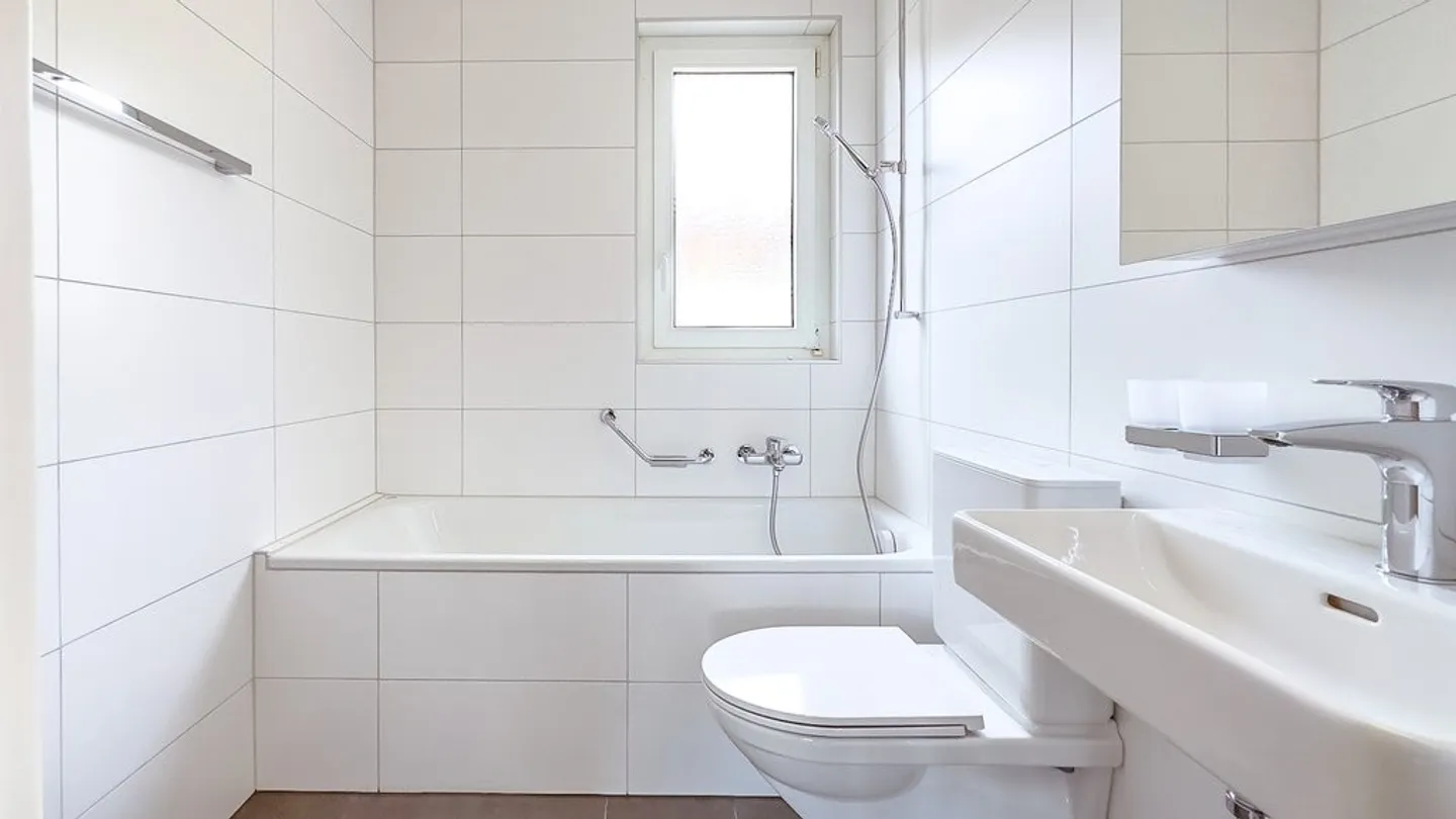 Appartement spacieux de 2,5 pièces dans un endroit calme - Photo 6 sur 8