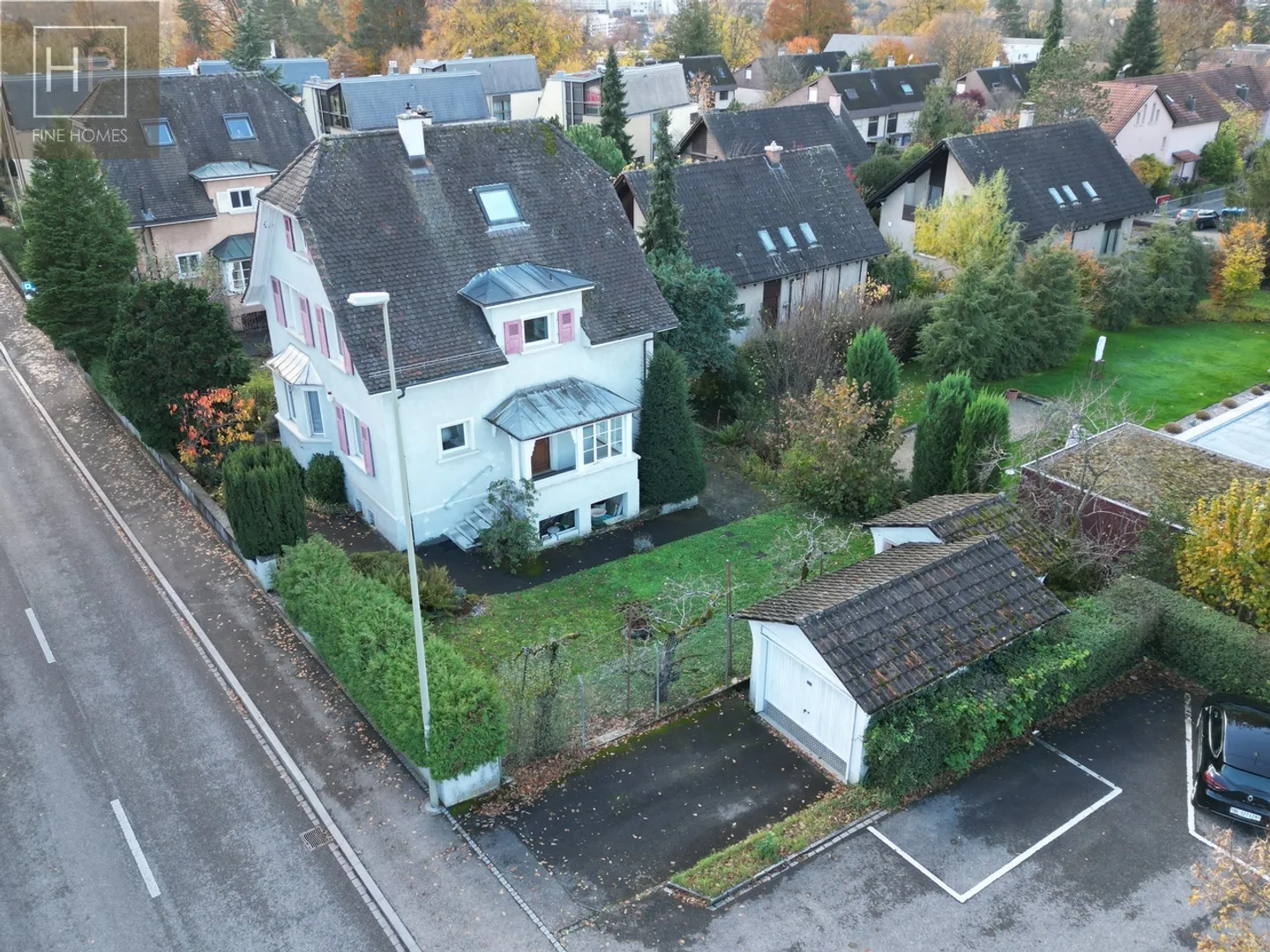 Unique single-family house for sale in Arlesheim. - Photo 2 of 43