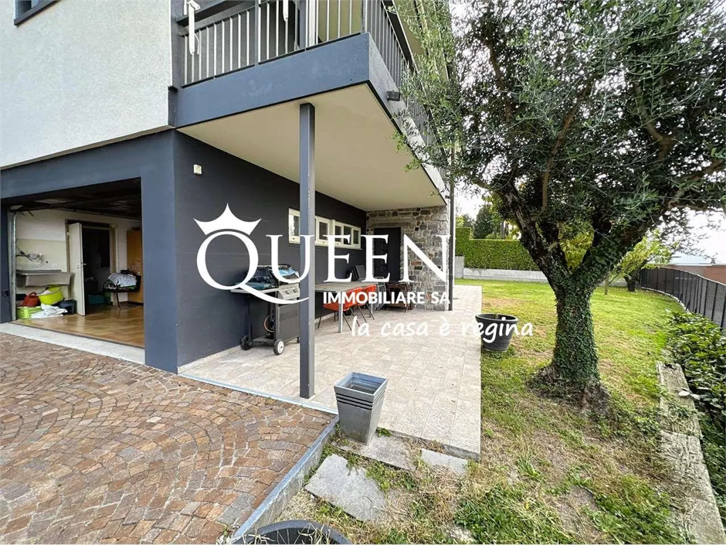 Vacallo: Villa with 5.5 rooms, 260 m², large plot, dominant location - Photo 12 of 13