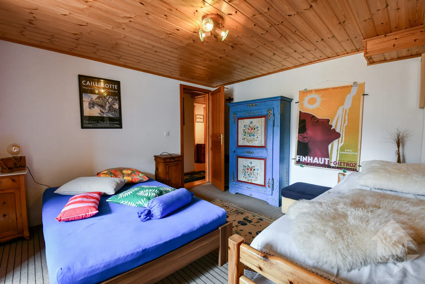 Rare on the market: a charming triplex in the heart of the Alps. - Photo 11 of 12