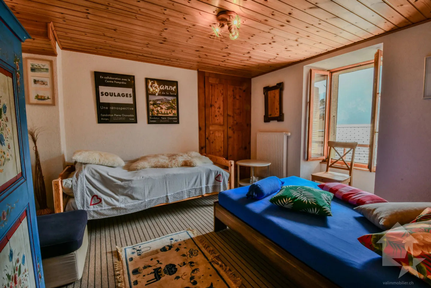 Rare on the market: a charming triplex in the heart of the Alps. - Photo 12 of 12