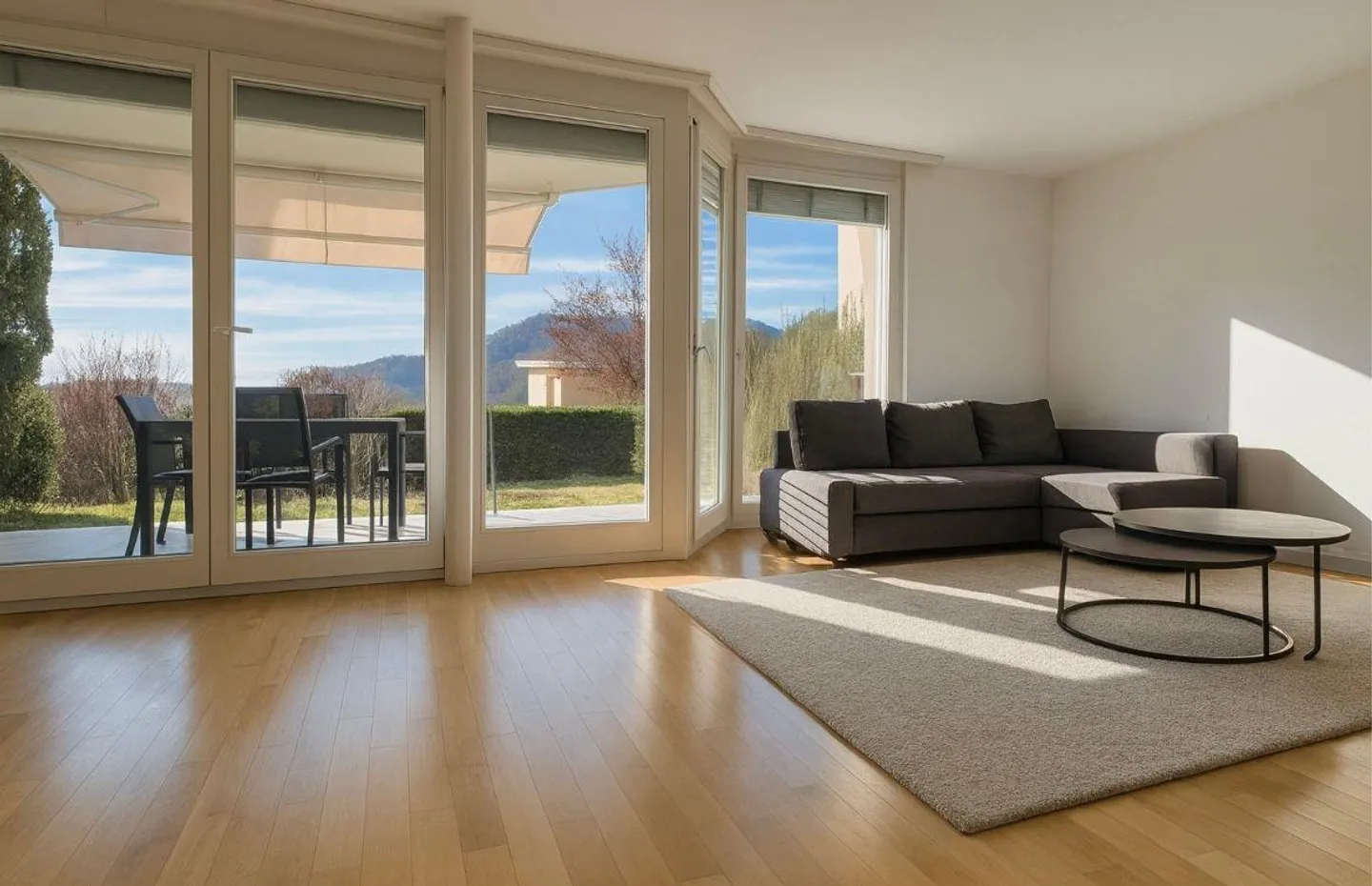 Villa élégante avec jardin privé à quelques minutes de Lugano - Photo 1 sur 14