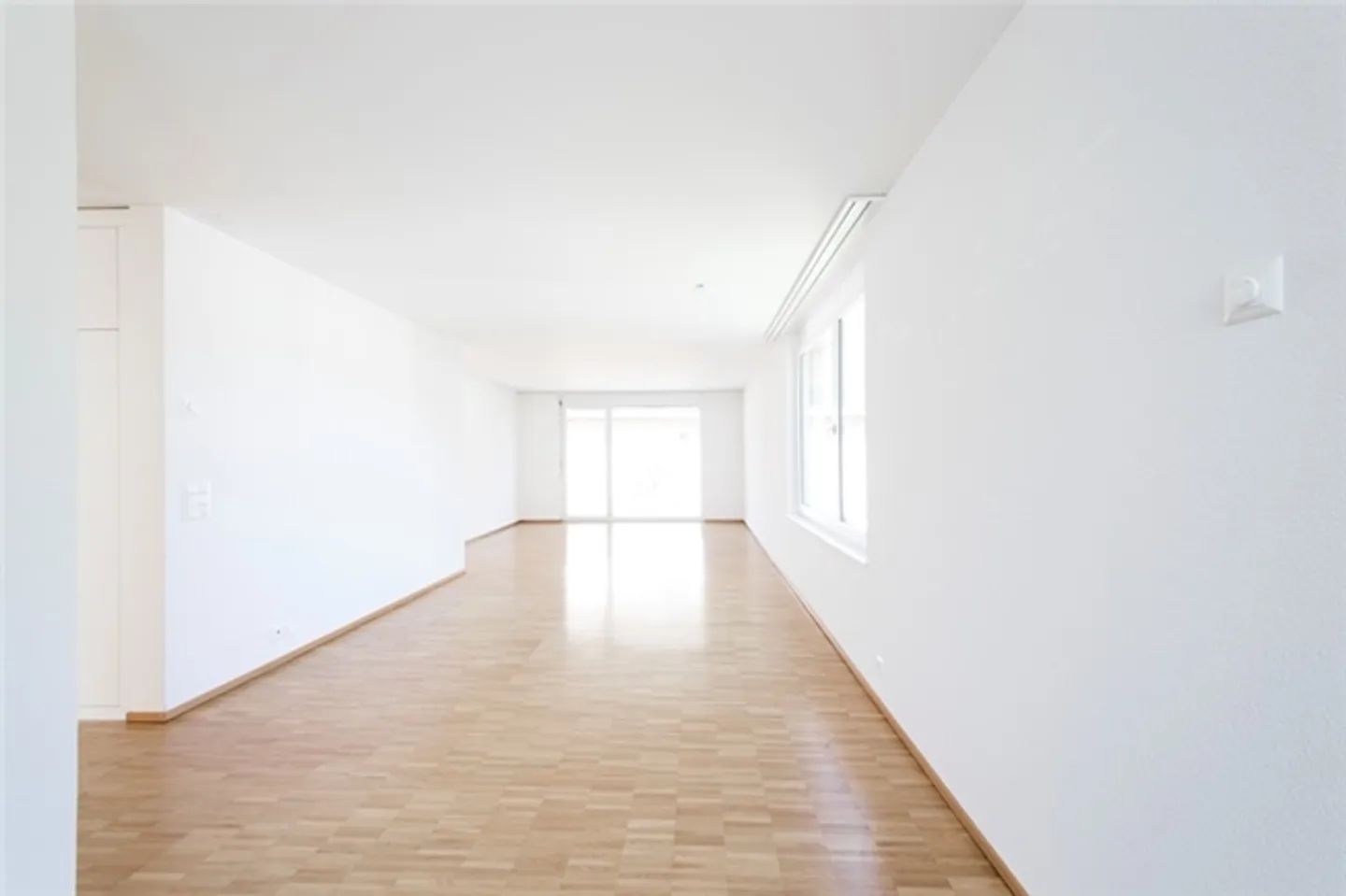 Ground floor apartment with large terrace - Photo 3 of 8