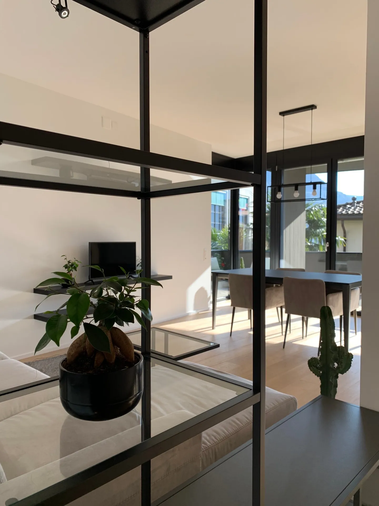 Ampio appartamento di 2,5 locali con balcone - Foto 10 di 13