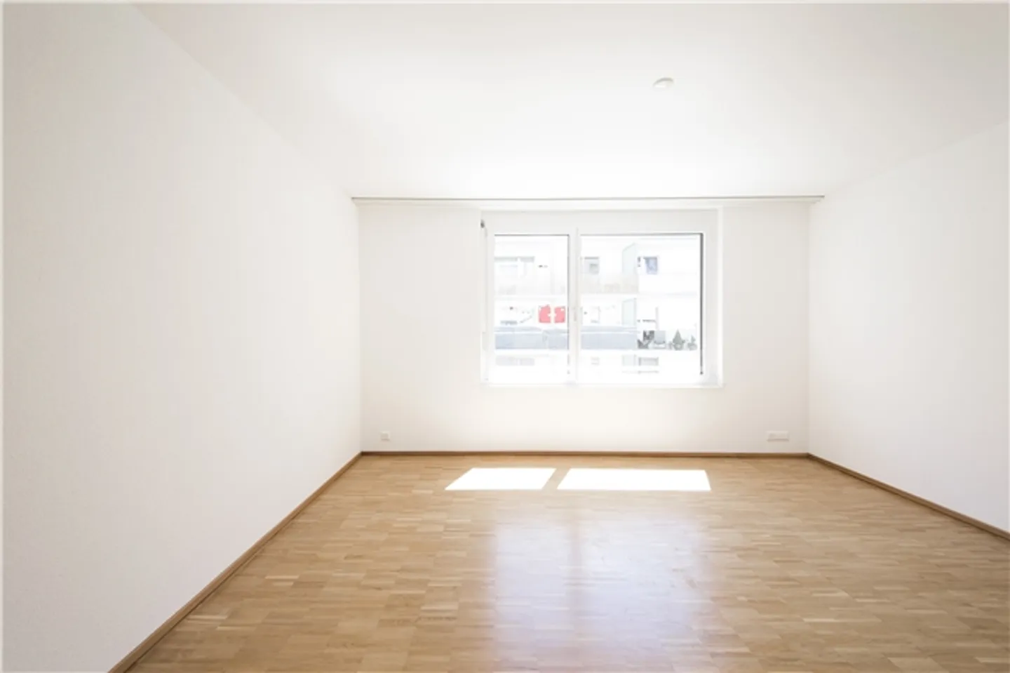 Ground floor apartment with large terrace - Photo 7 of 8