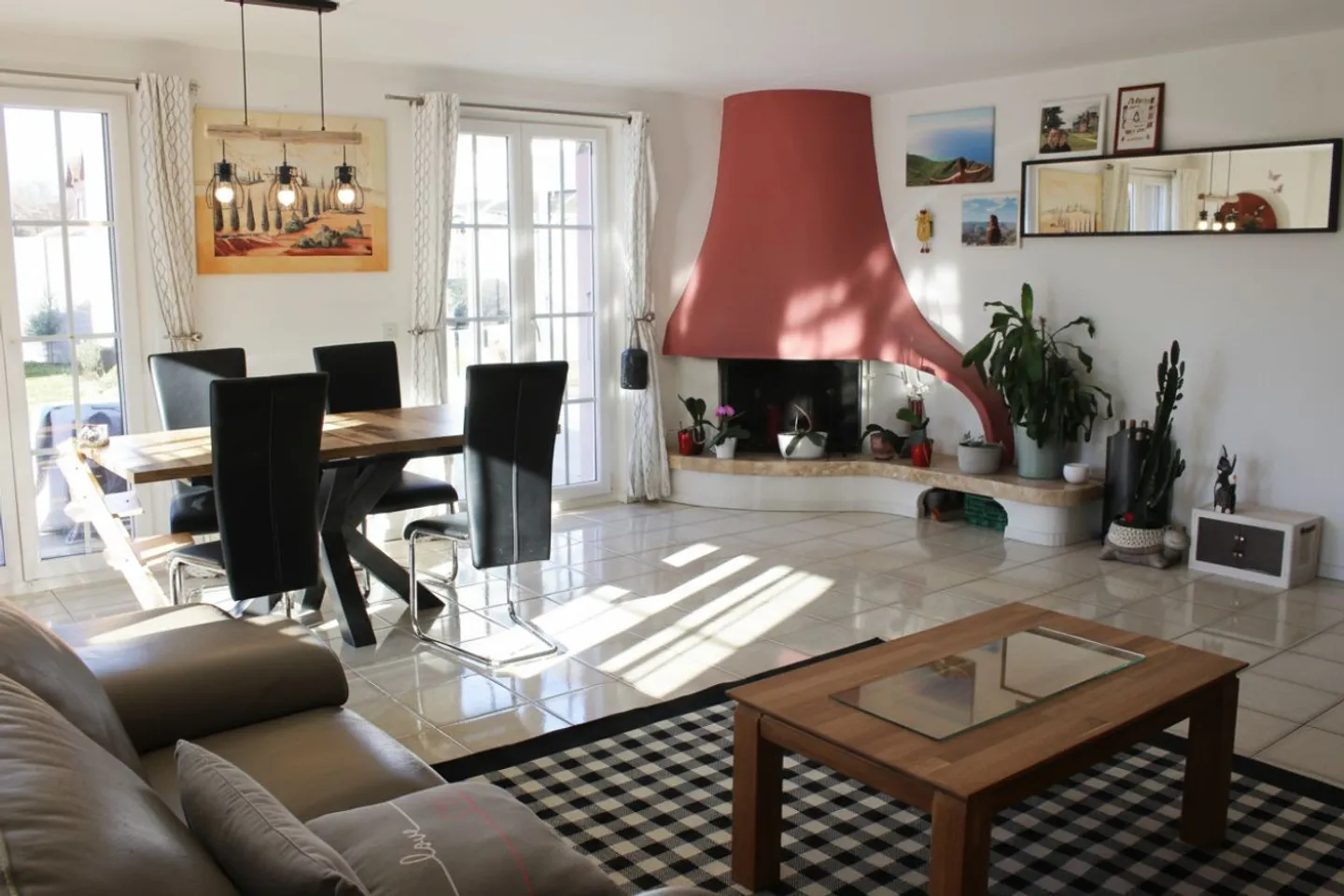 In affitto - Magnifica casa bifamiliare con 7,5 stanze nel cuore di Féchy - Foto 3 di 13