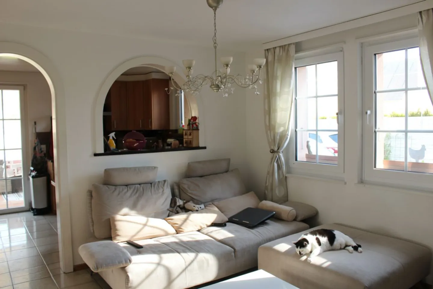 In affitto - Magnifica casa bifamiliare con 7,5 stanze nel cuore di Féchy - Foto 4 di 13