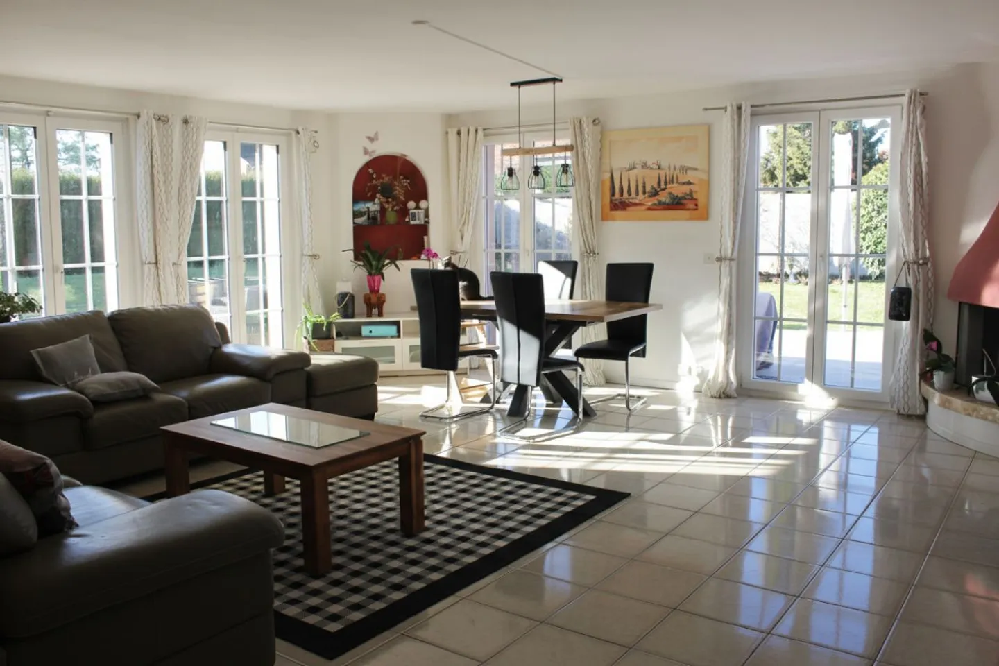 In affitto - Magnifica casa bifamiliare con 7,5 stanze nel cuore di Féchy - Foto 8 di 13