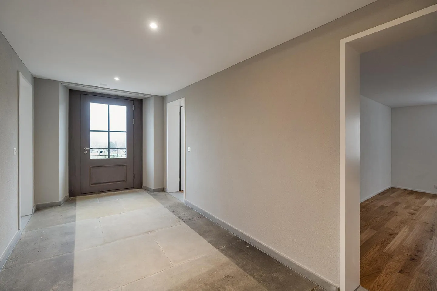 Ampio appartamento familiare con giardino privato - Foto 3 di 11