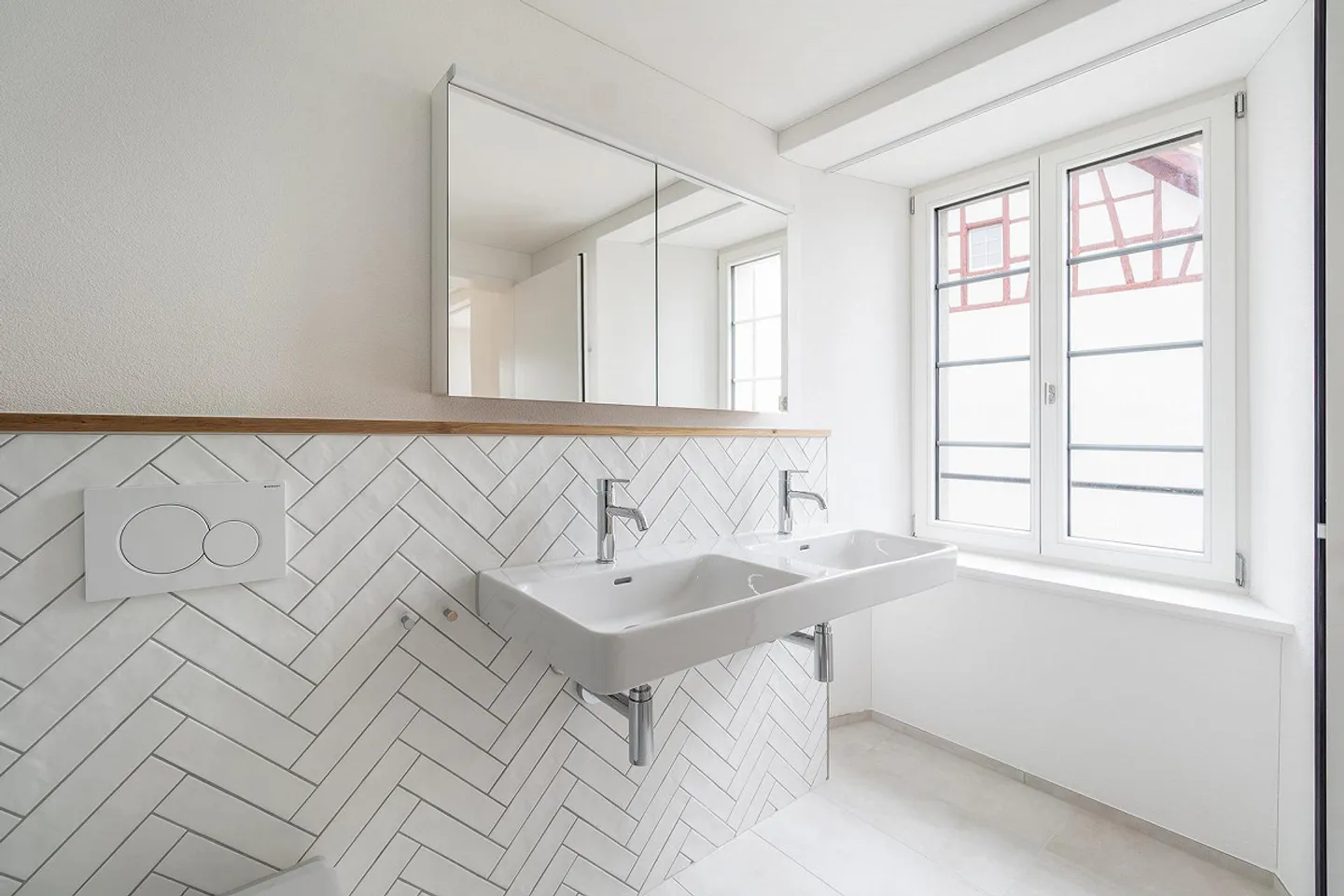 Ampio appartamento familiare con giardino privato - Foto 5 di 11