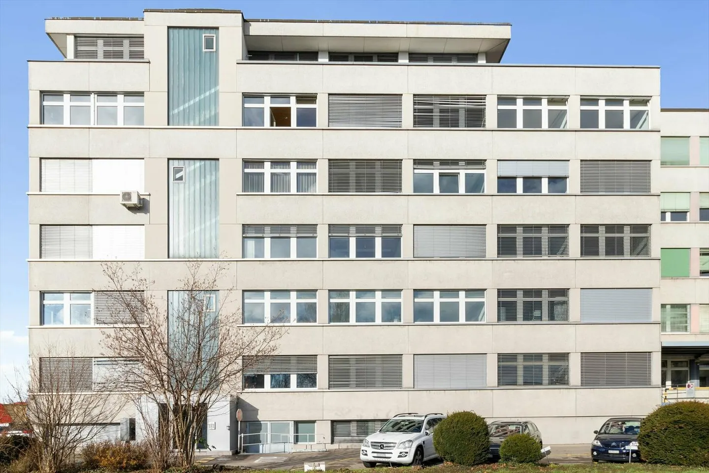 Your future company headquarters! - Photo 2 of 2