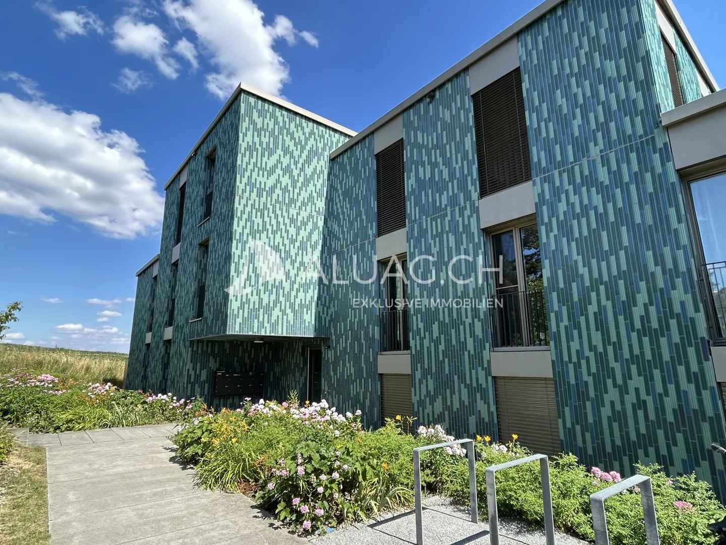 VIVRE AU-DESSUS DES TOITS DE BRÜGG - Photo 2 sur 8