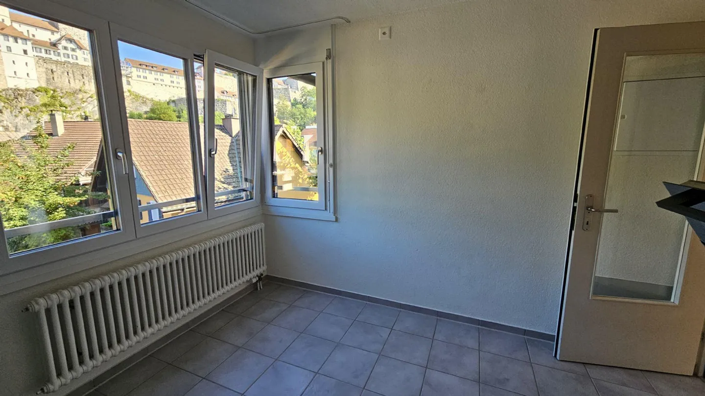 Living with a beautiful old town at your doorstep - Photo 3 of 7