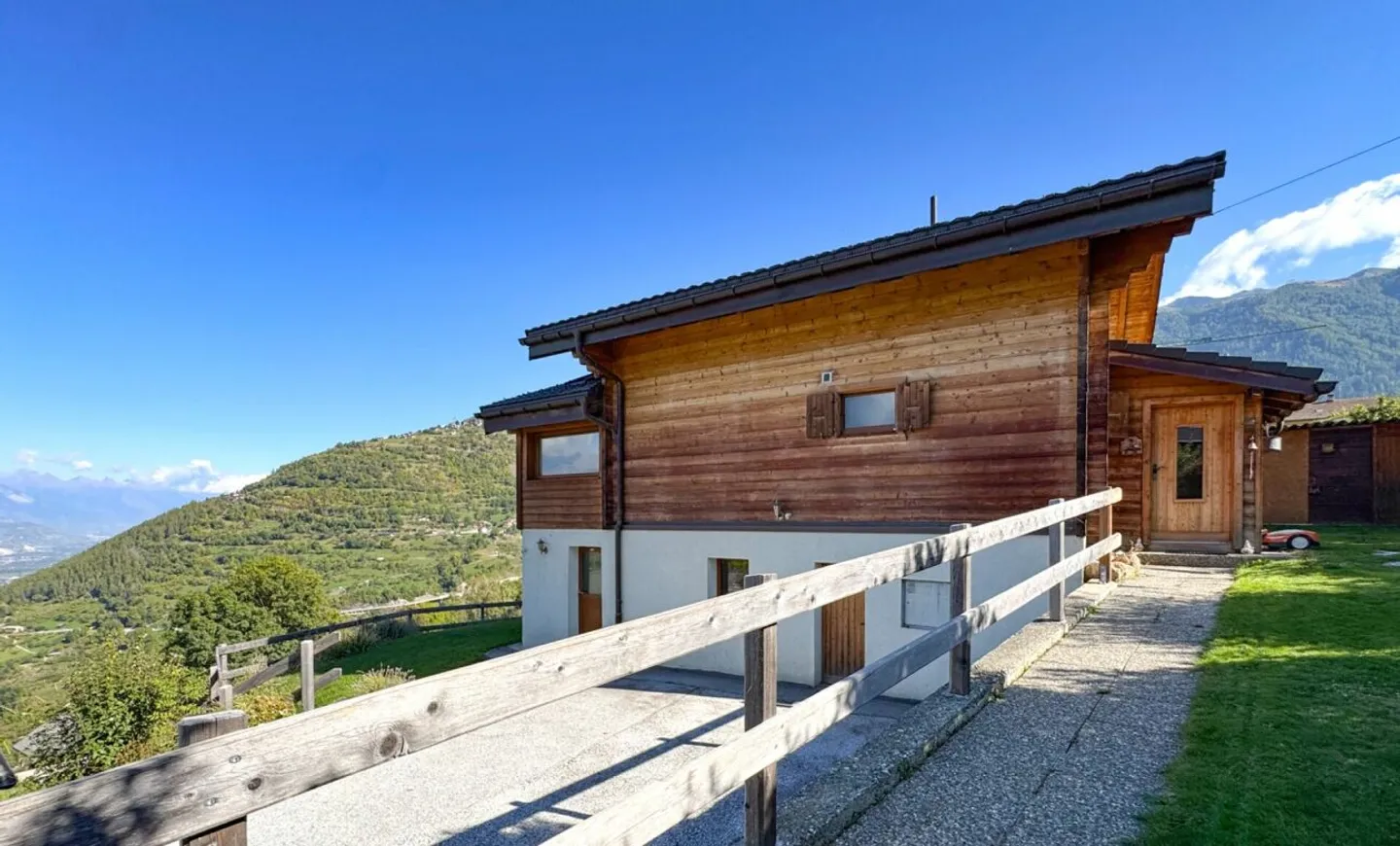 Chalet and building plot for 2 to 3 additional units. - Photo 22 of 24