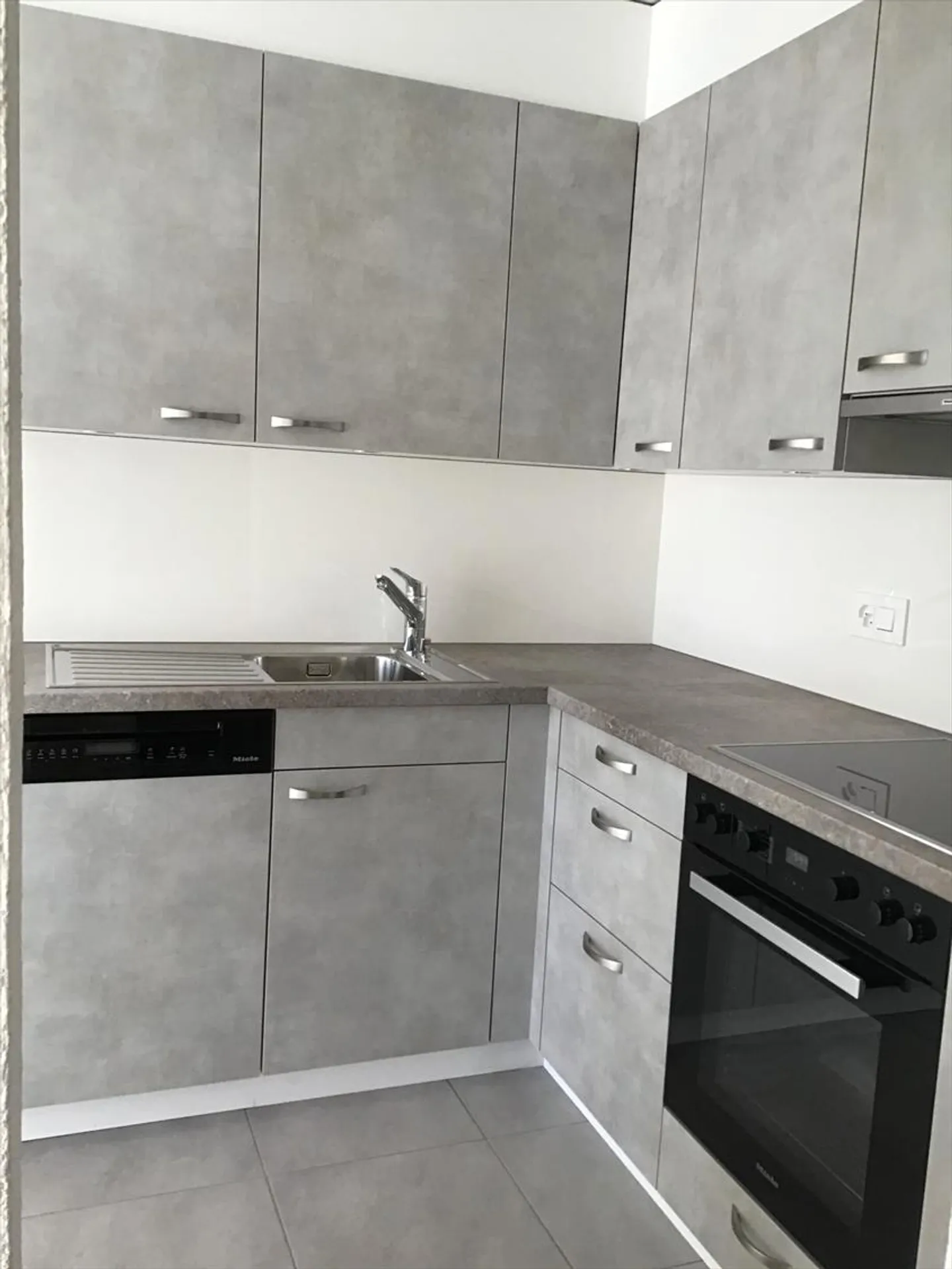 3.5-room apartment close to schools - Photo 4 of 8