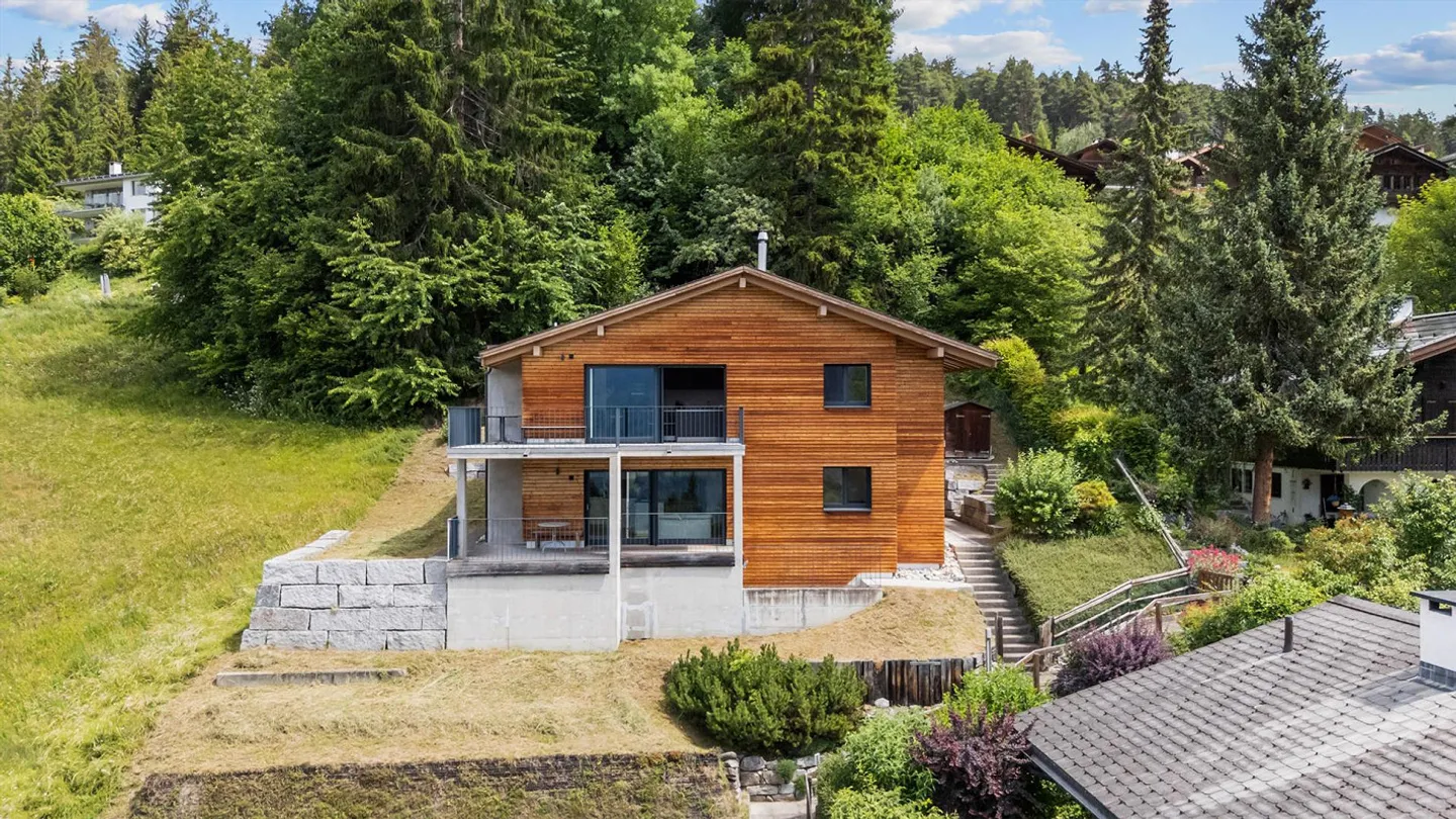 Modernes Duplex mit Bergblick - Foto 1 von 17