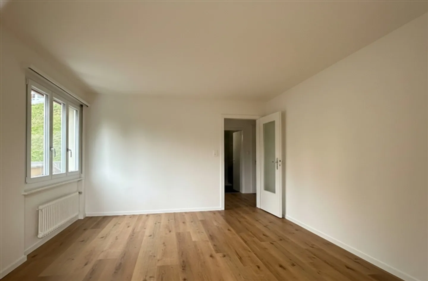 Outstanding, fully renovated 2.5-room apartment with balcony - Photo 4 of 5