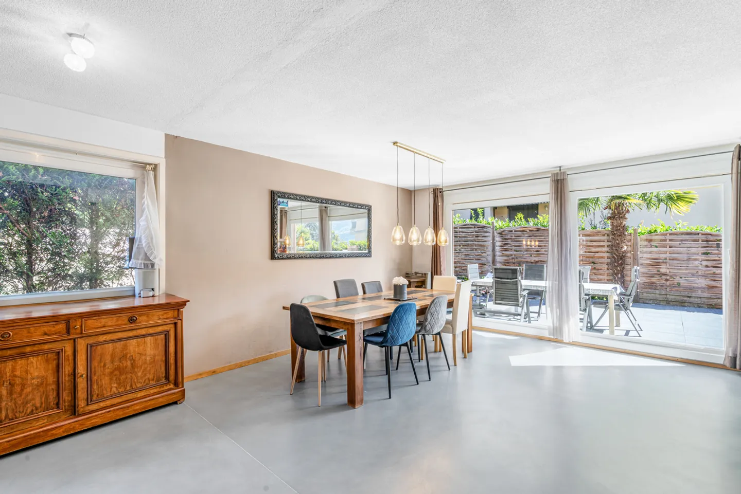 Bright, renovated single-family house with terrace, just a few steps from the lake! - Photo 2 of 13