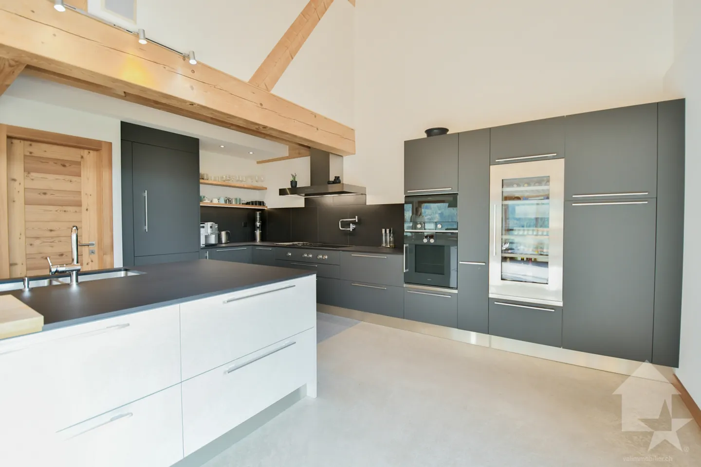 Splendide chalet de 275 m2 habitables au coeur de la nature - Photo 10 sur 25