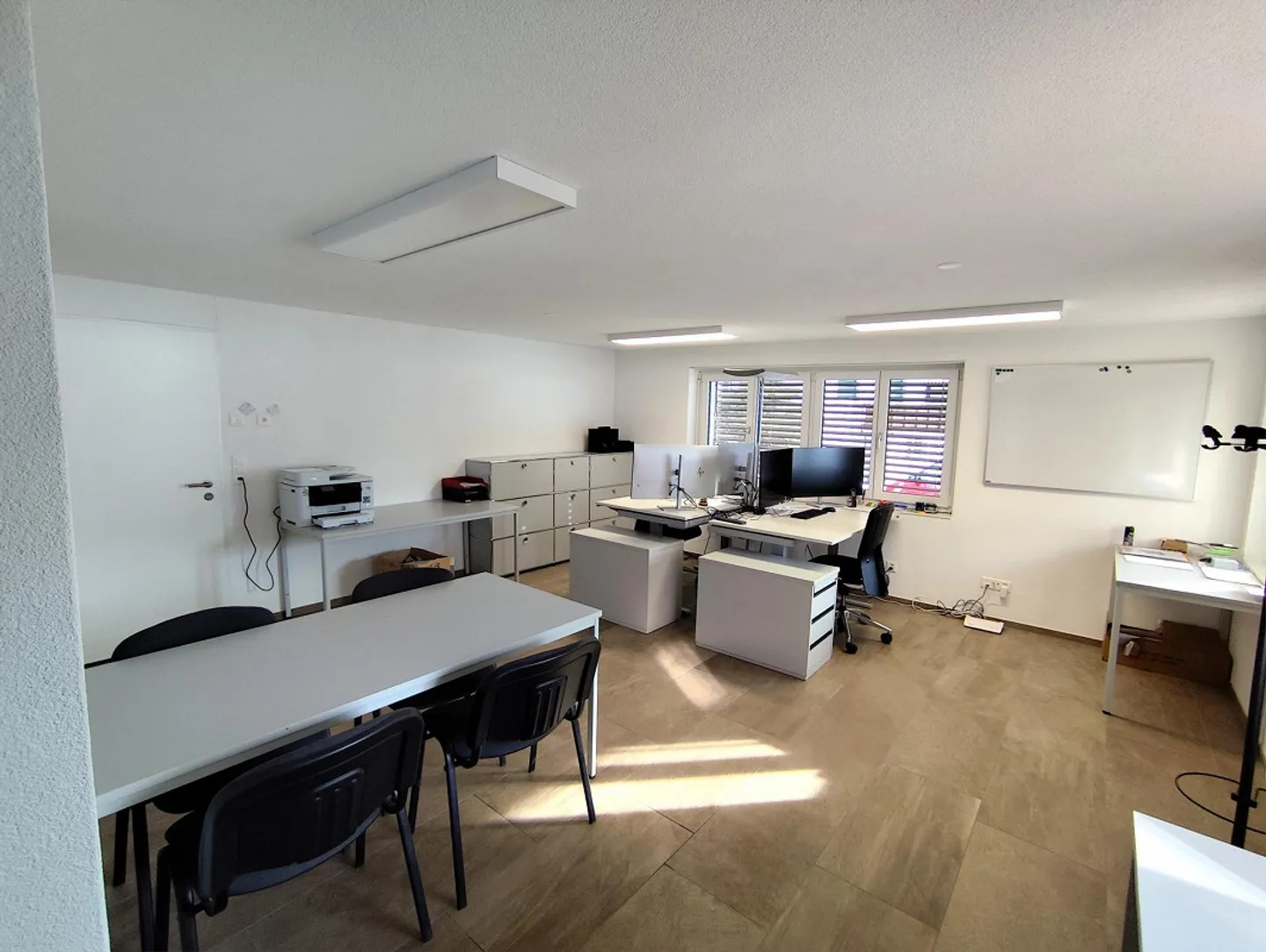 Spazio ufficio moderno e luminoso - Foto 1 di 5