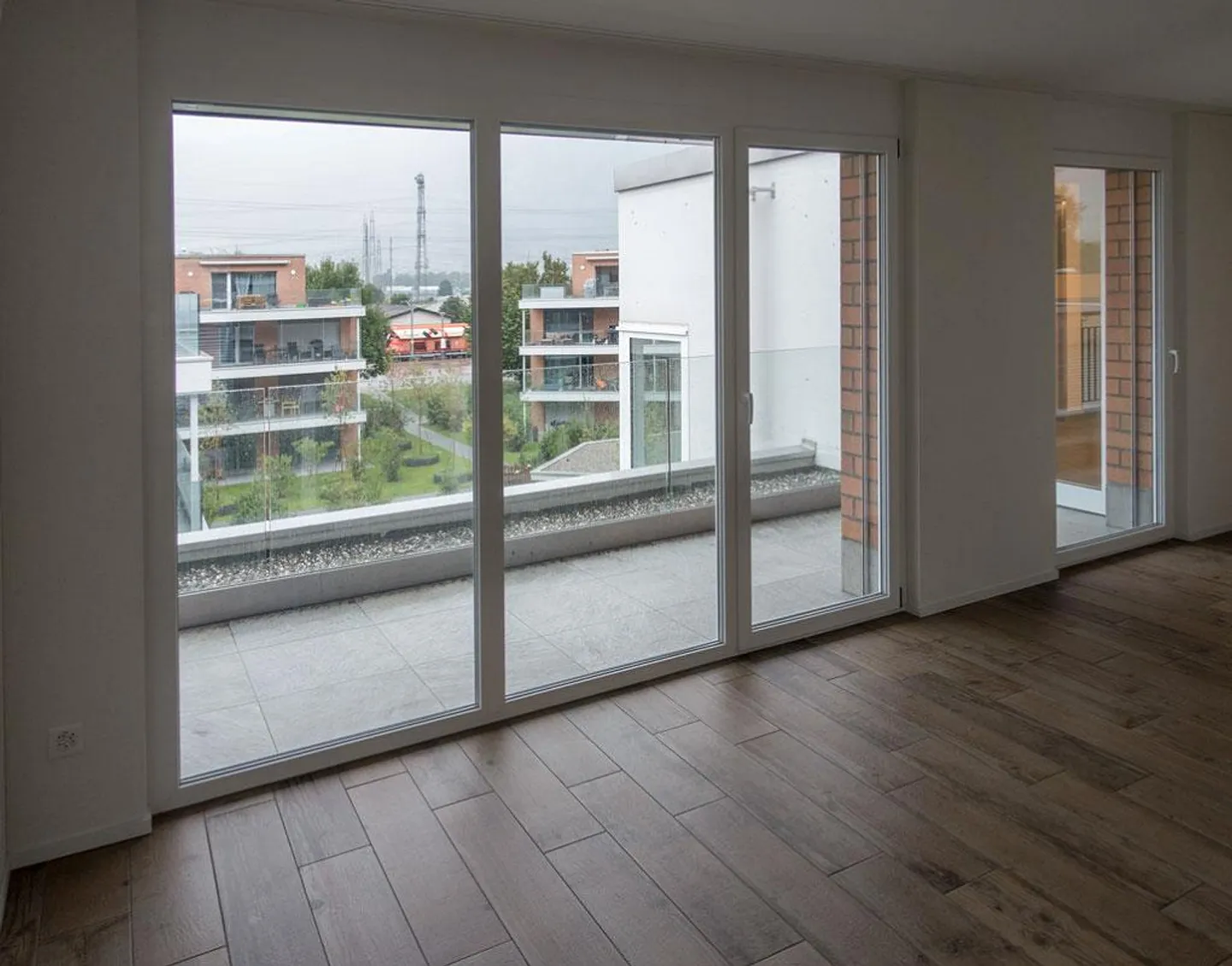 Exclusive 2.5-room apartment in a central location - Photo 3 of 10