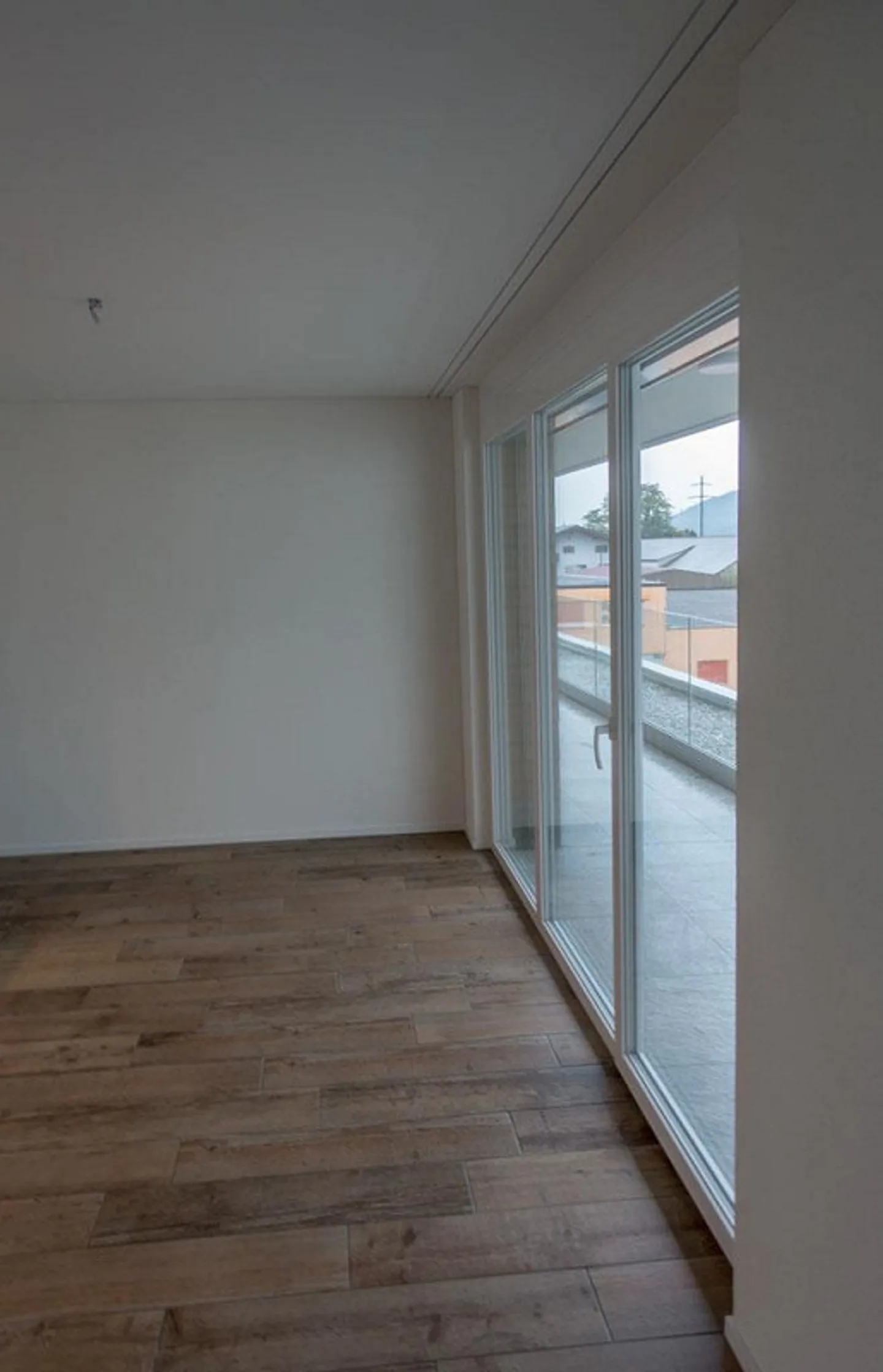 Exclusive 2.5-room apartment in a central location - Photo 4 of 10