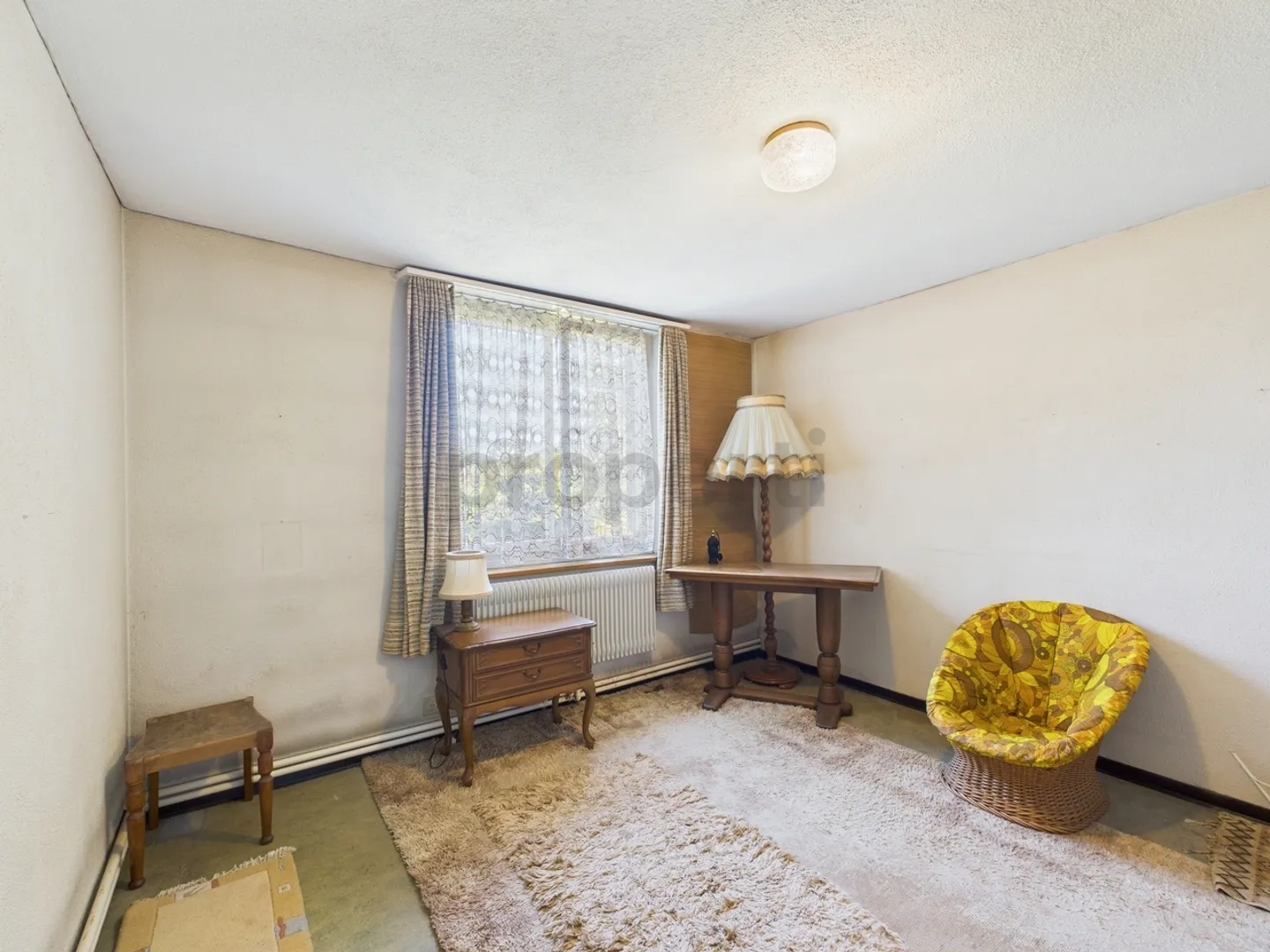 Idyllic End-of-Terrace House with Great Potential - Photo 8 of 12