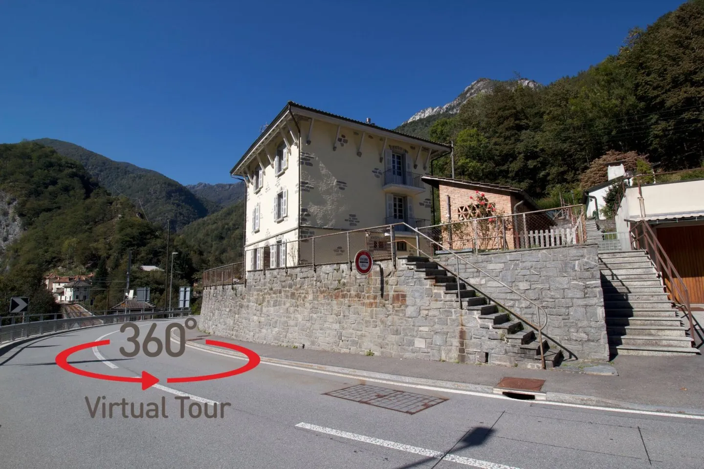 Edificio storico, con più appartamenti, nel cuore delle Centovalli. - Foto 1 di 13