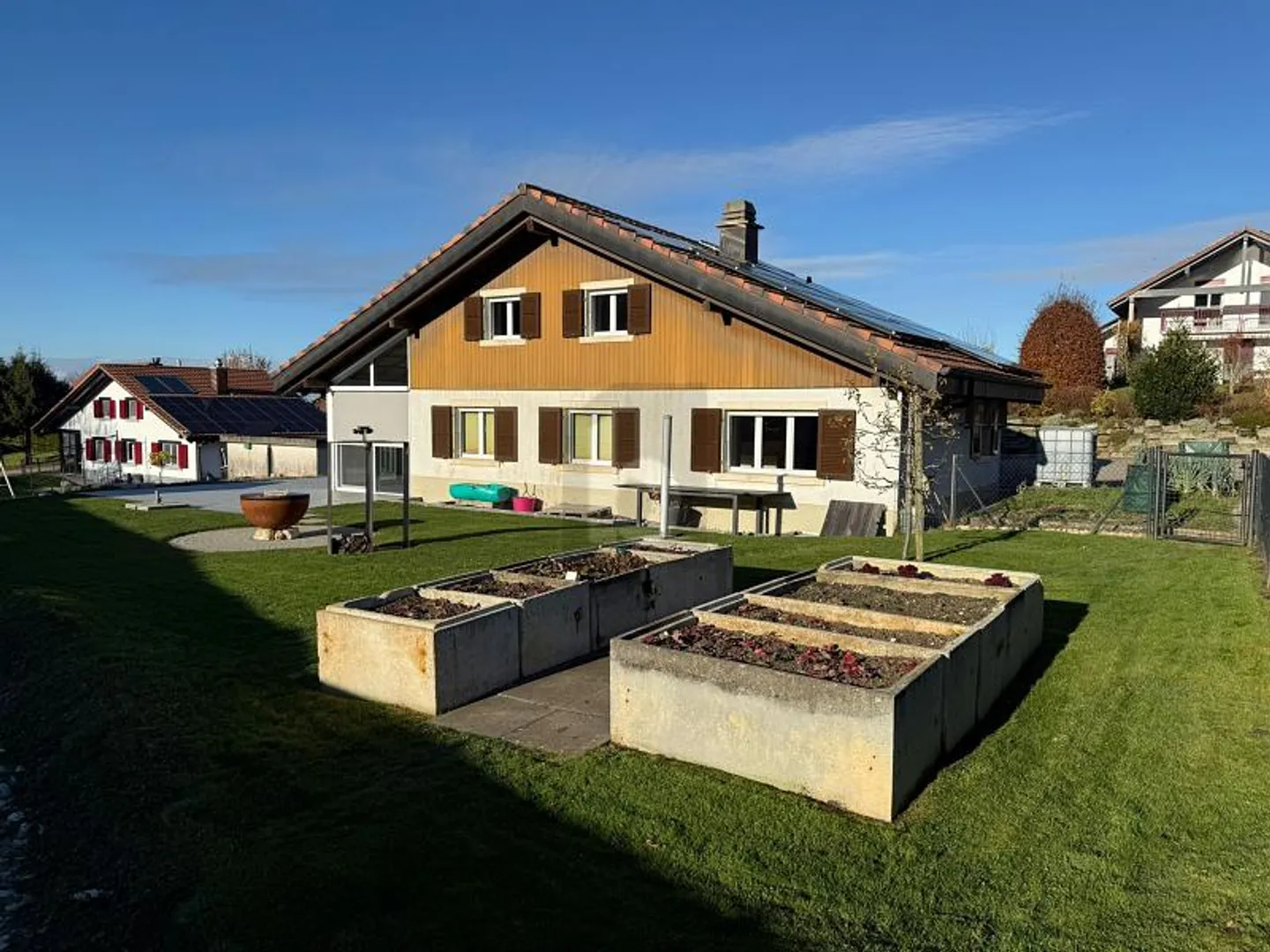 TRÈS SPACIEUSE, VUE SUR LA NATURE ENVIRONNANTE - Photo 1 sur 6