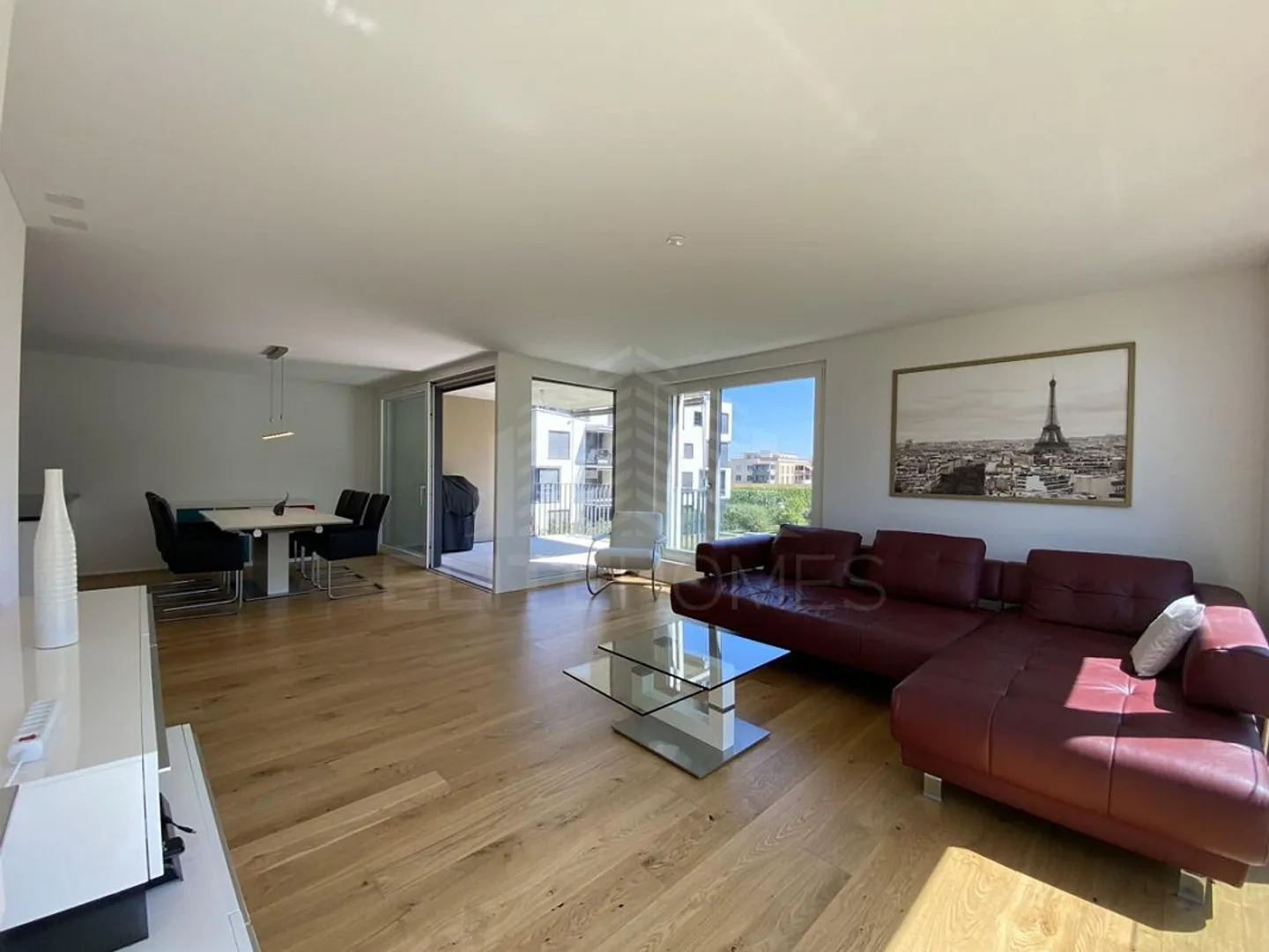 Appartamento moderno con balcone - Foto 5 di 14