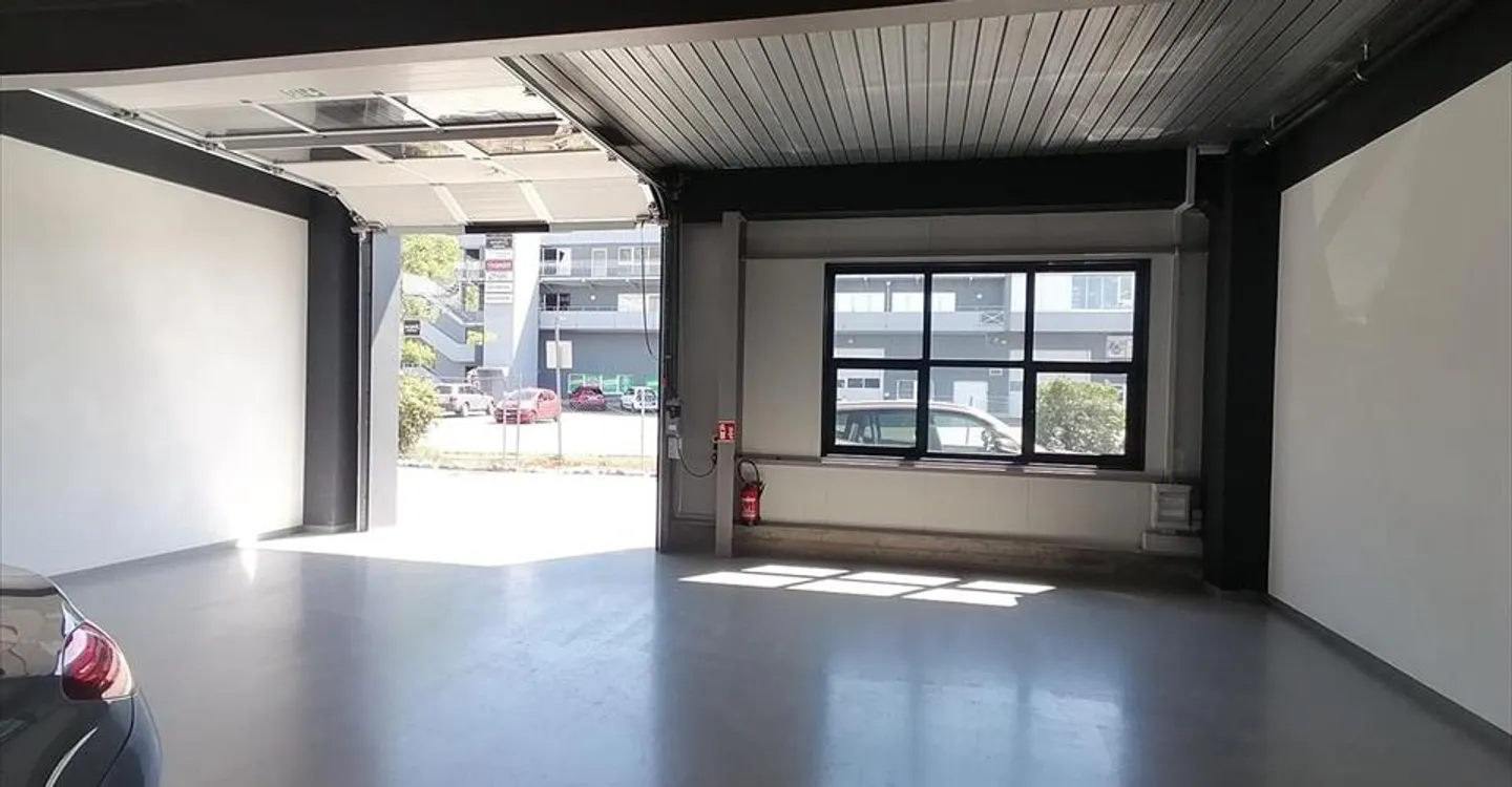 Mischgenutztes Gebäude mieten - Foto 1 von 6