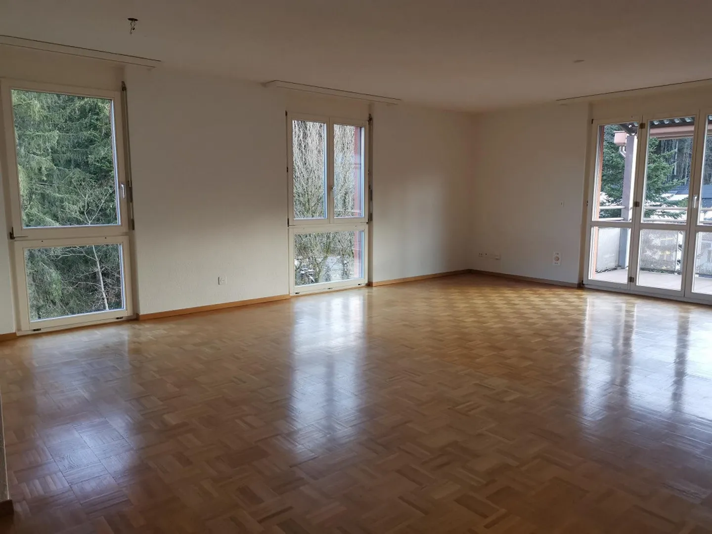 Moderno, luminoso appartamento di 3,5 locali in posizione tranquilla con vista sul verde - Foto 12 di 22