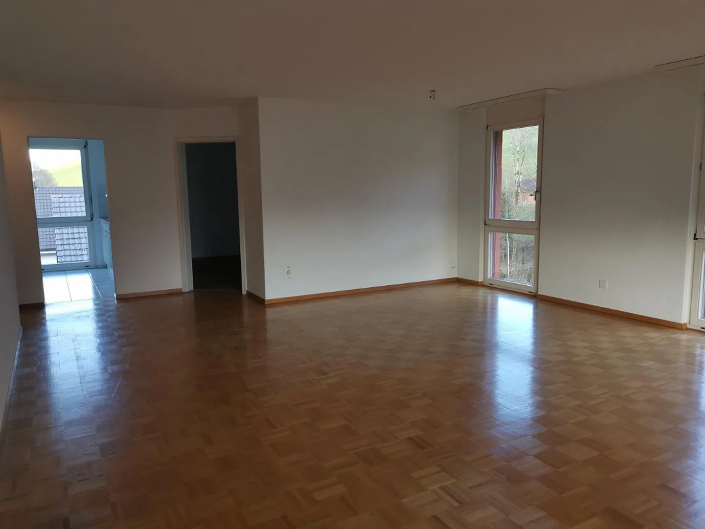 Moderno, luminoso appartamento di 3,5 locali in posizione tranquilla con vista sul verde - Foto 13 di 22
