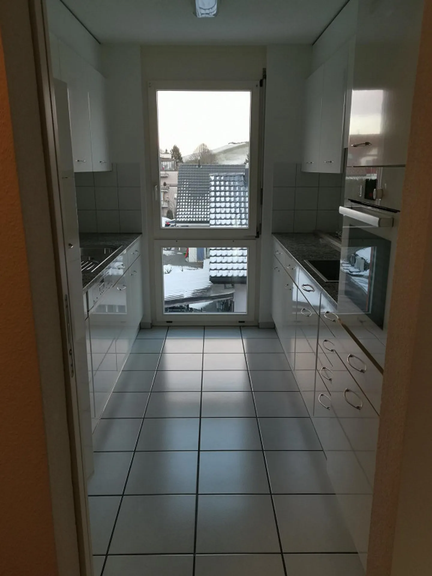 Moderno, luminoso appartamento di 3,5 locali in posizione tranquilla con vista sul verde - Foto 16 di 22