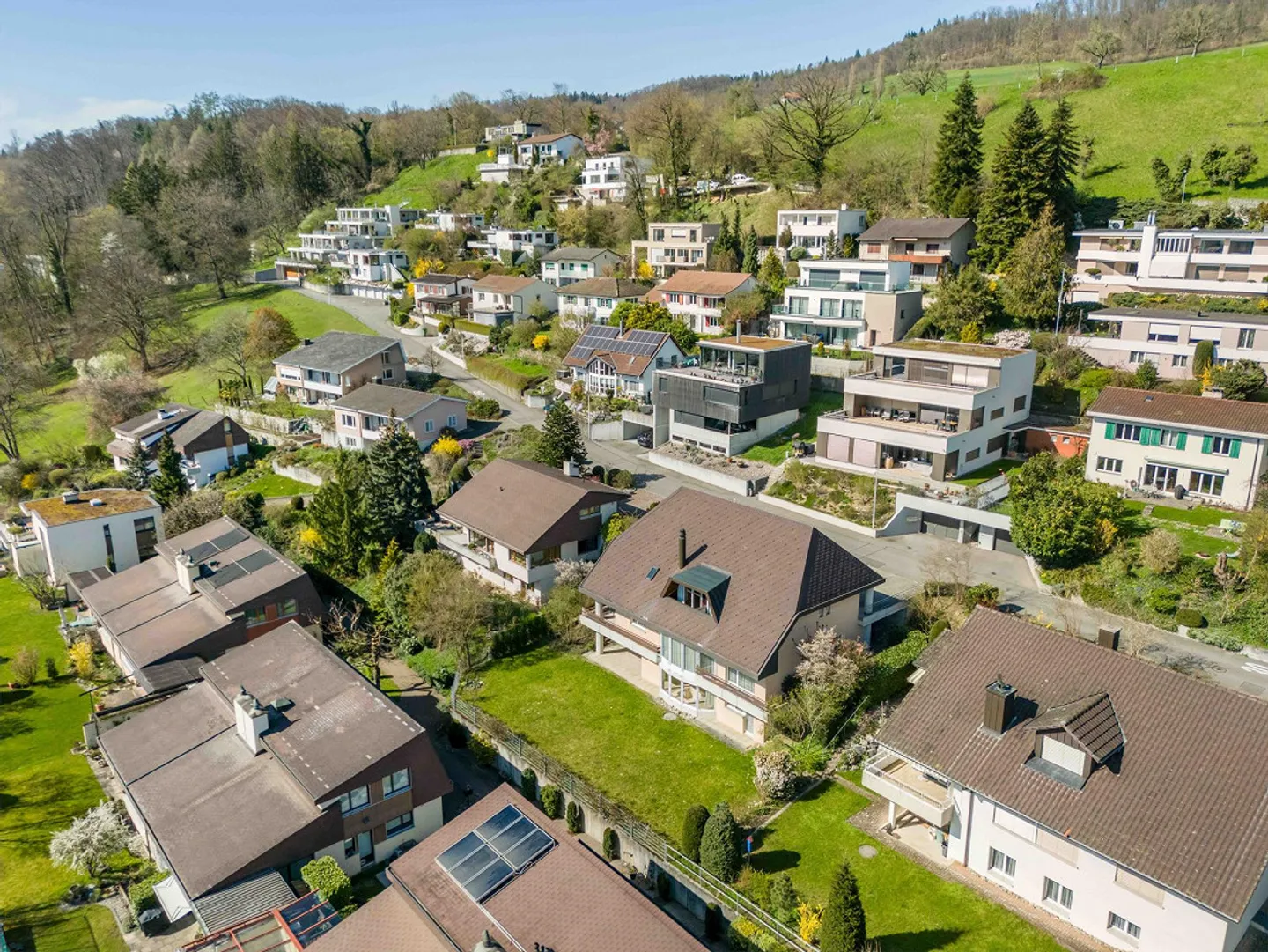 Spacious garden and fantastic views - Photo 12 of 13