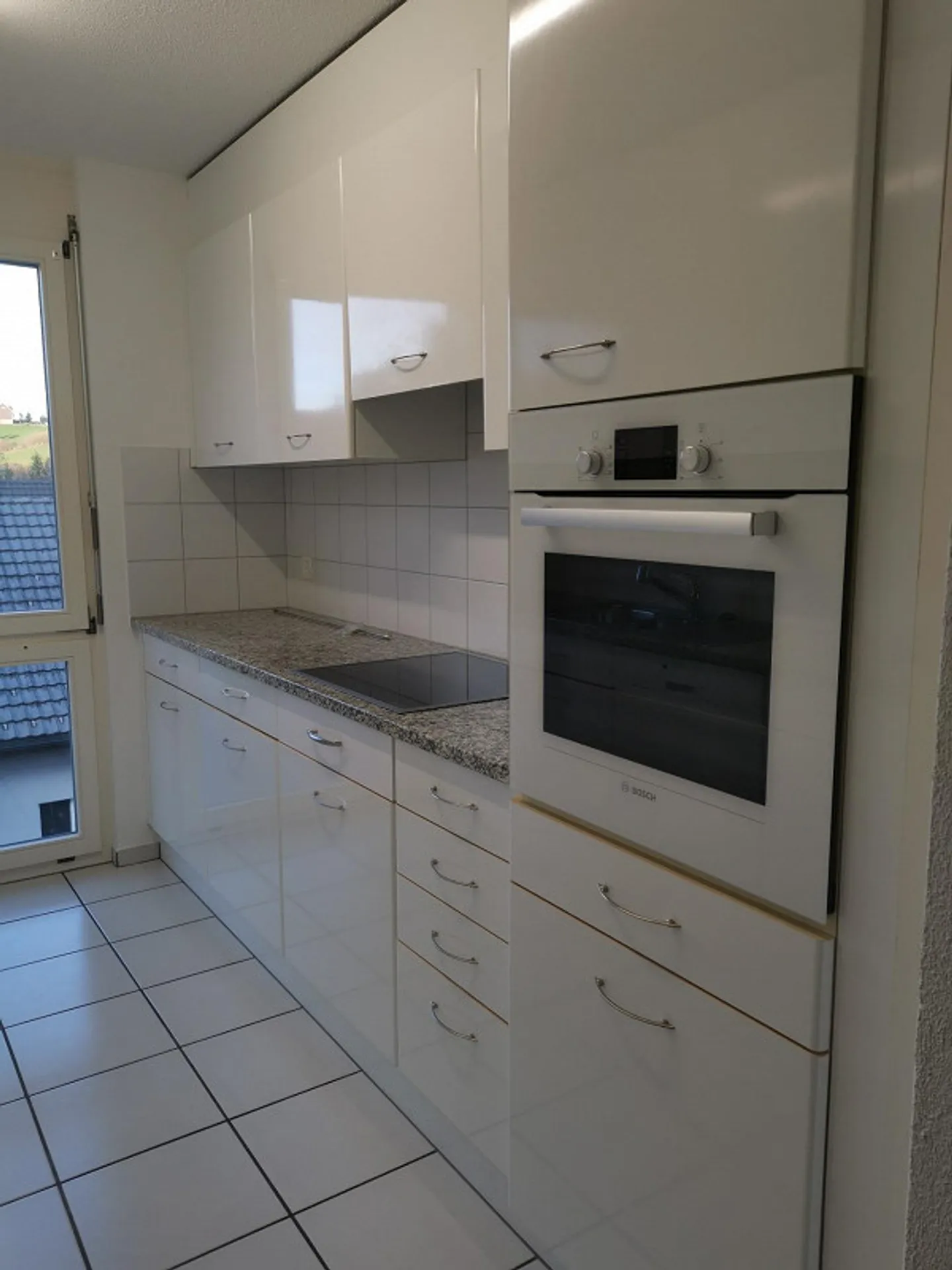 Moderno, luminoso appartamento di 3,5 locali in posizione tranquilla con vista sul verde - Foto 18 di 22