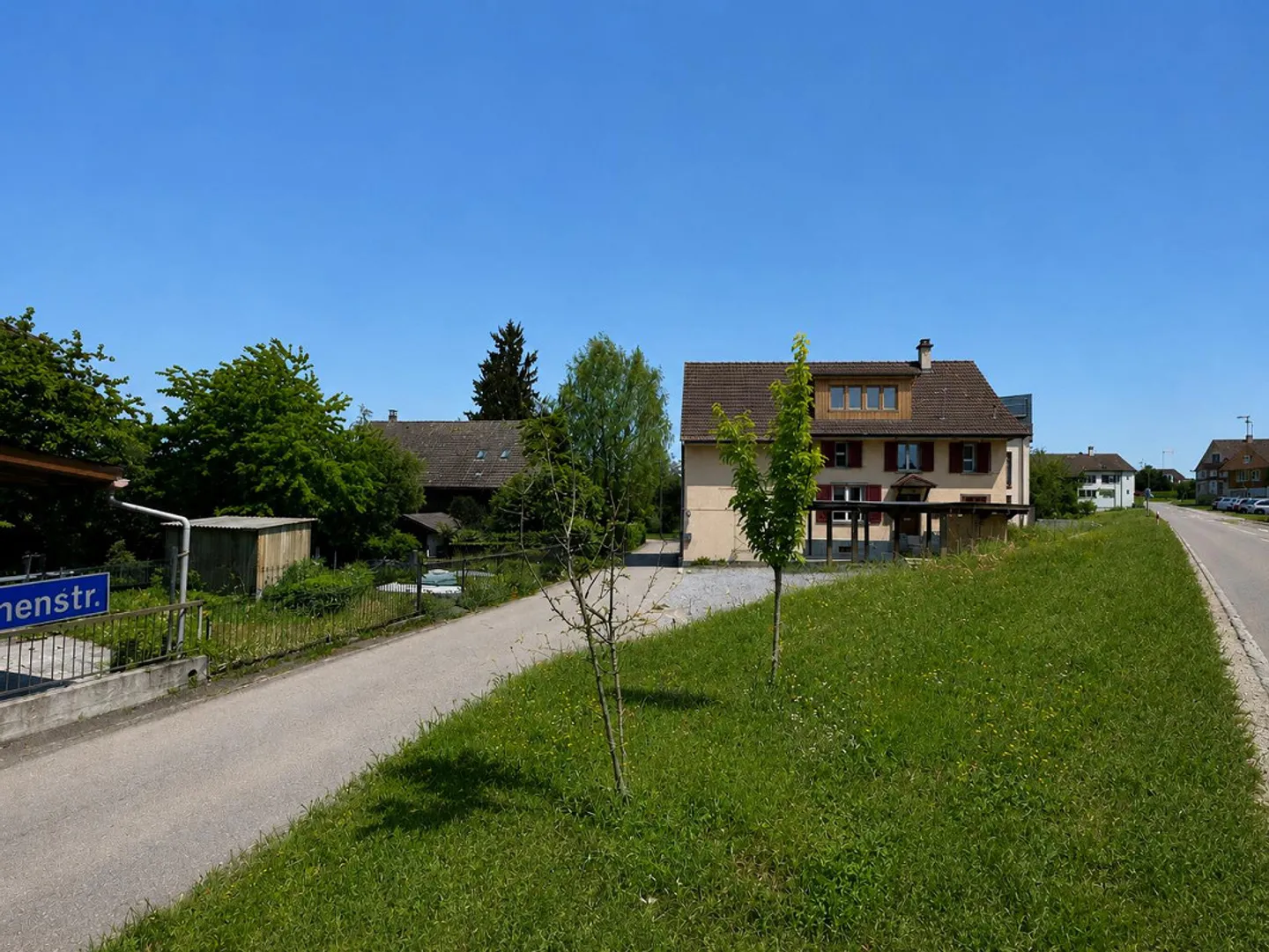 Single-family house with expansion potential *including building permit - Photo 1 of 17