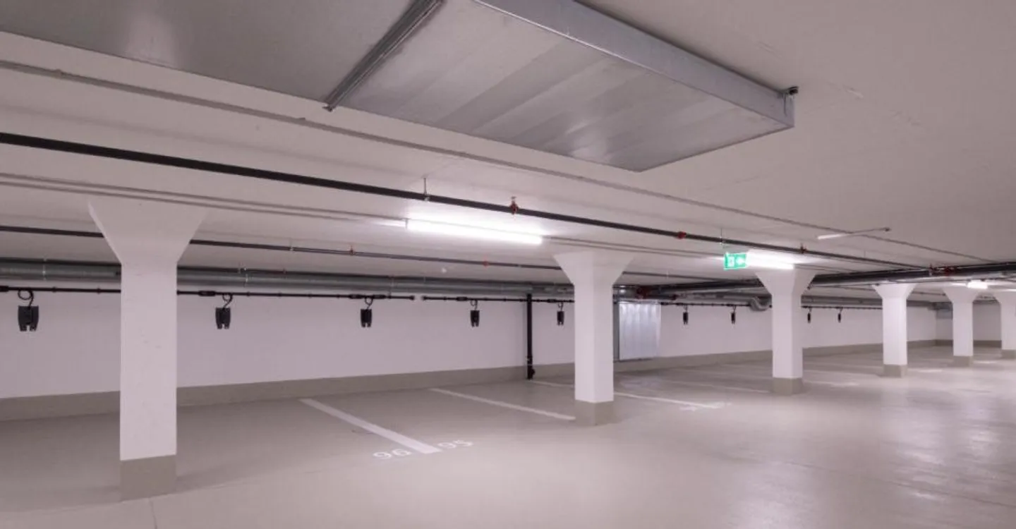Posto auto interno per auto elettrica - Foto 1 di 1