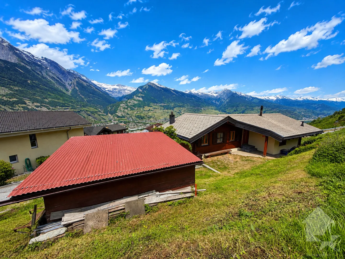 Casa Caratteristica con Vista Alpina - Foto 1 di 19
