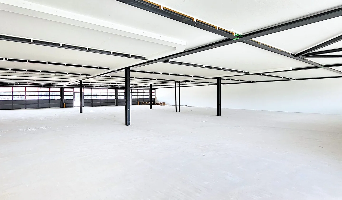 Maintenant aussi à partir de 228 m2 - espaces commerciaux de plain-pied à Root ! - Photo 3 sur 8